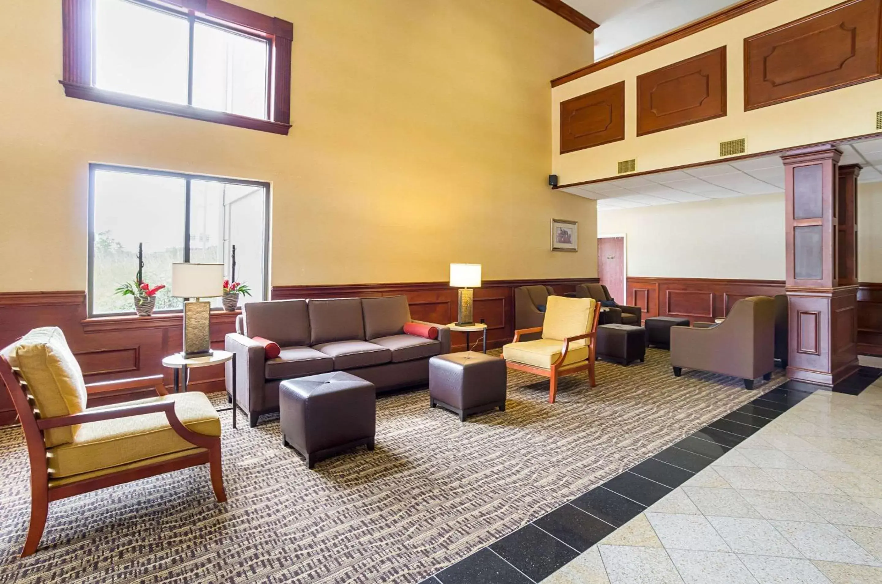 Lobby or reception in Comfort Suites Twinsburg