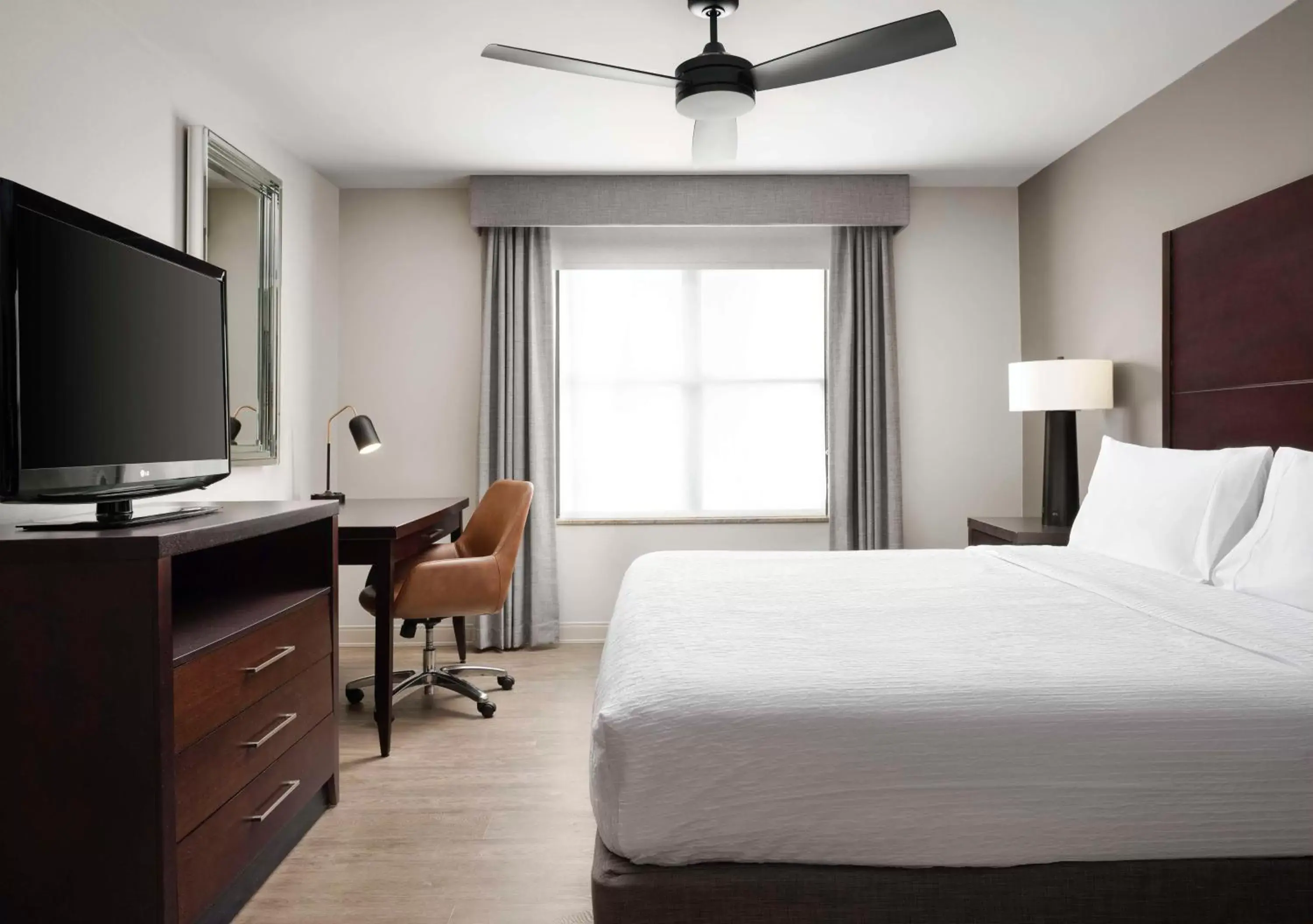 Bedroom, Bed in Homewood Suites by Hilton Carle Place - Garden City, NY