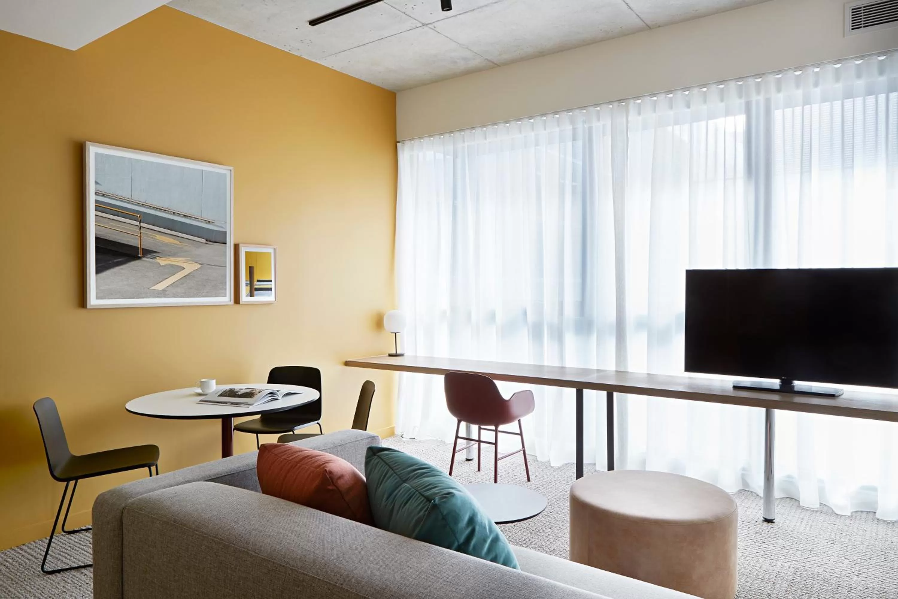 Living room in Lanbruk Richmond Hill