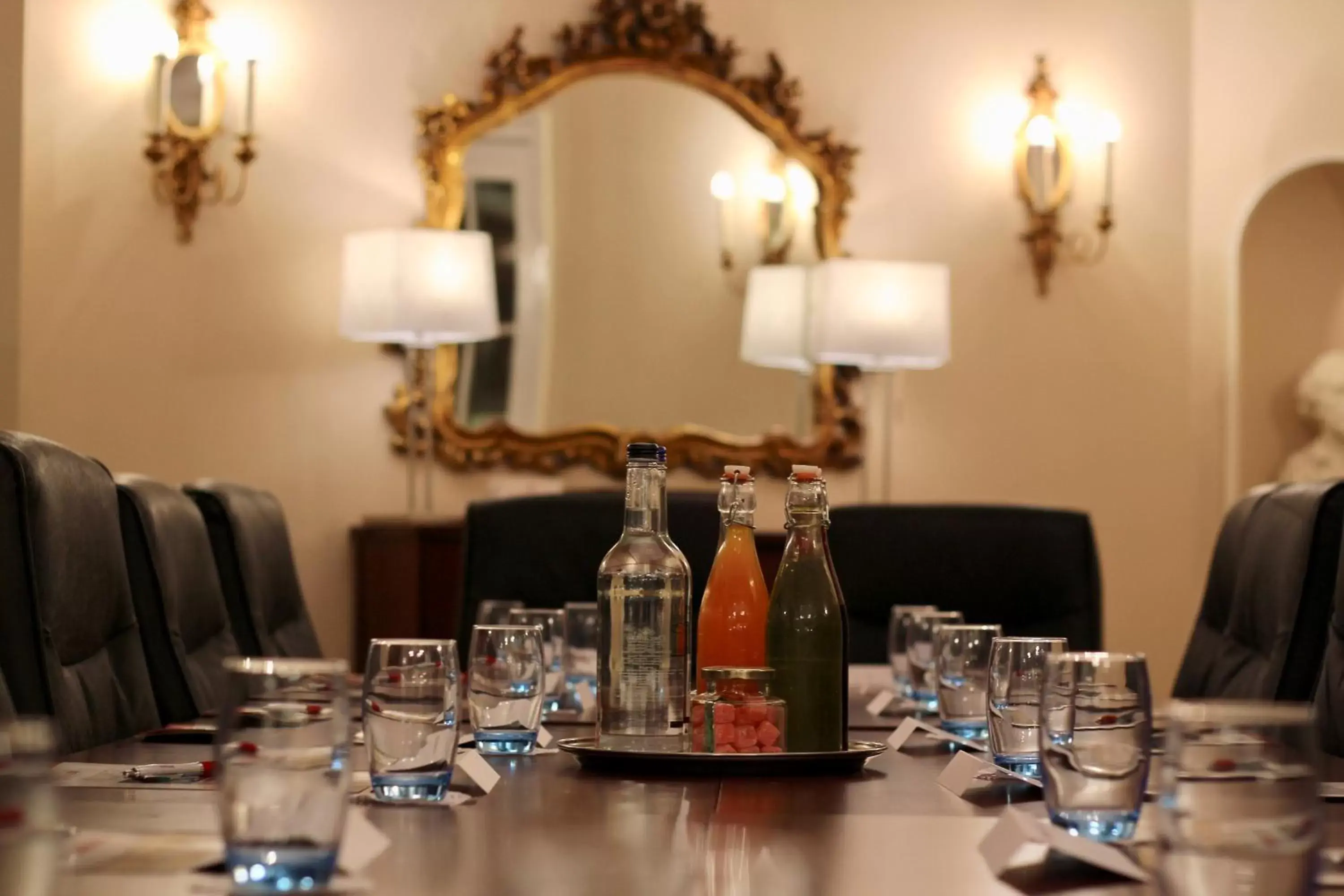 Restaurant/places to eat in Royal Hotel Restaurant/places to eat in Royal Hotel