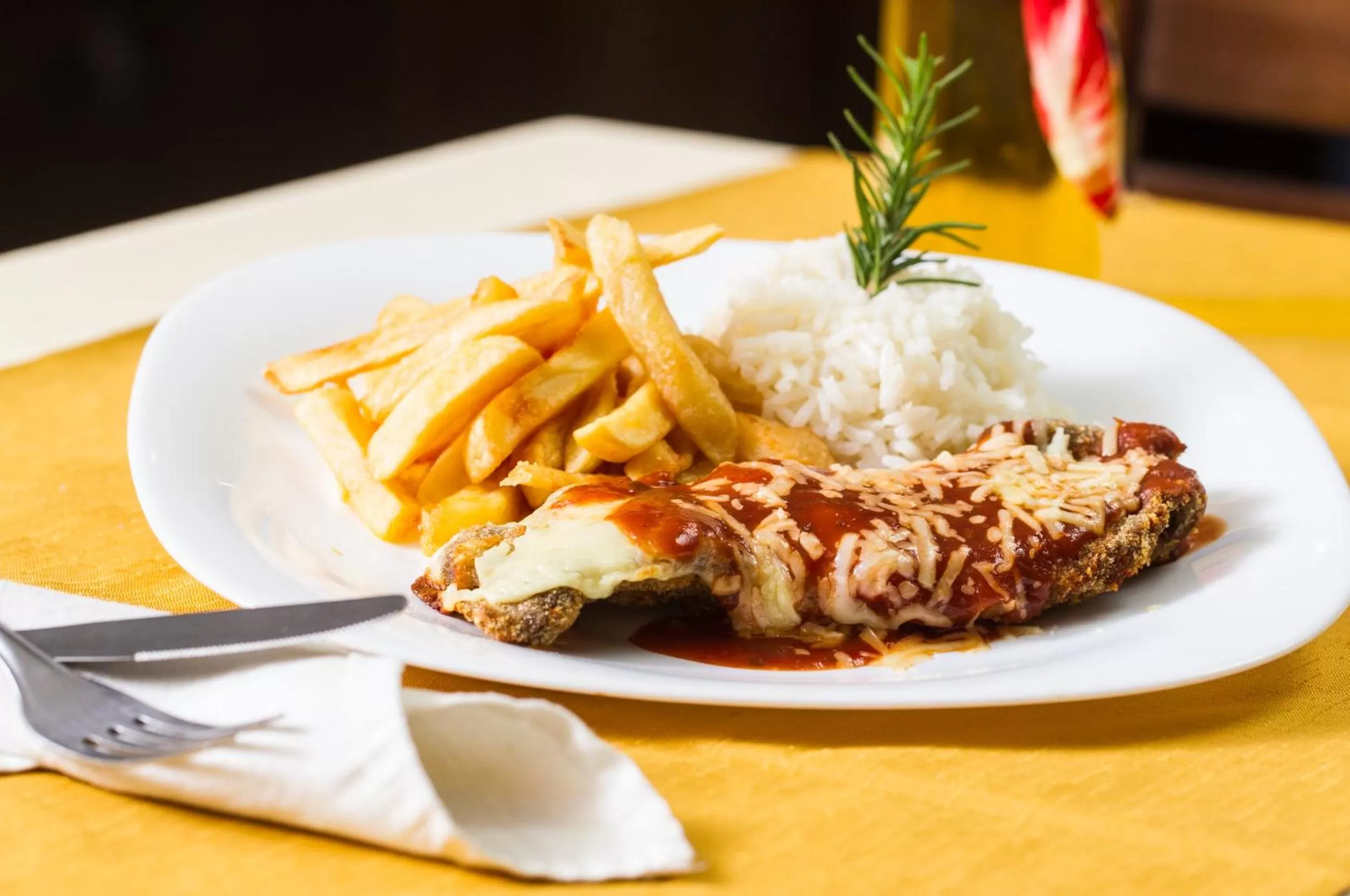 Lunch in LEON PARK HOTEL e CONVENÇÕES - Melhor Custo Benefício