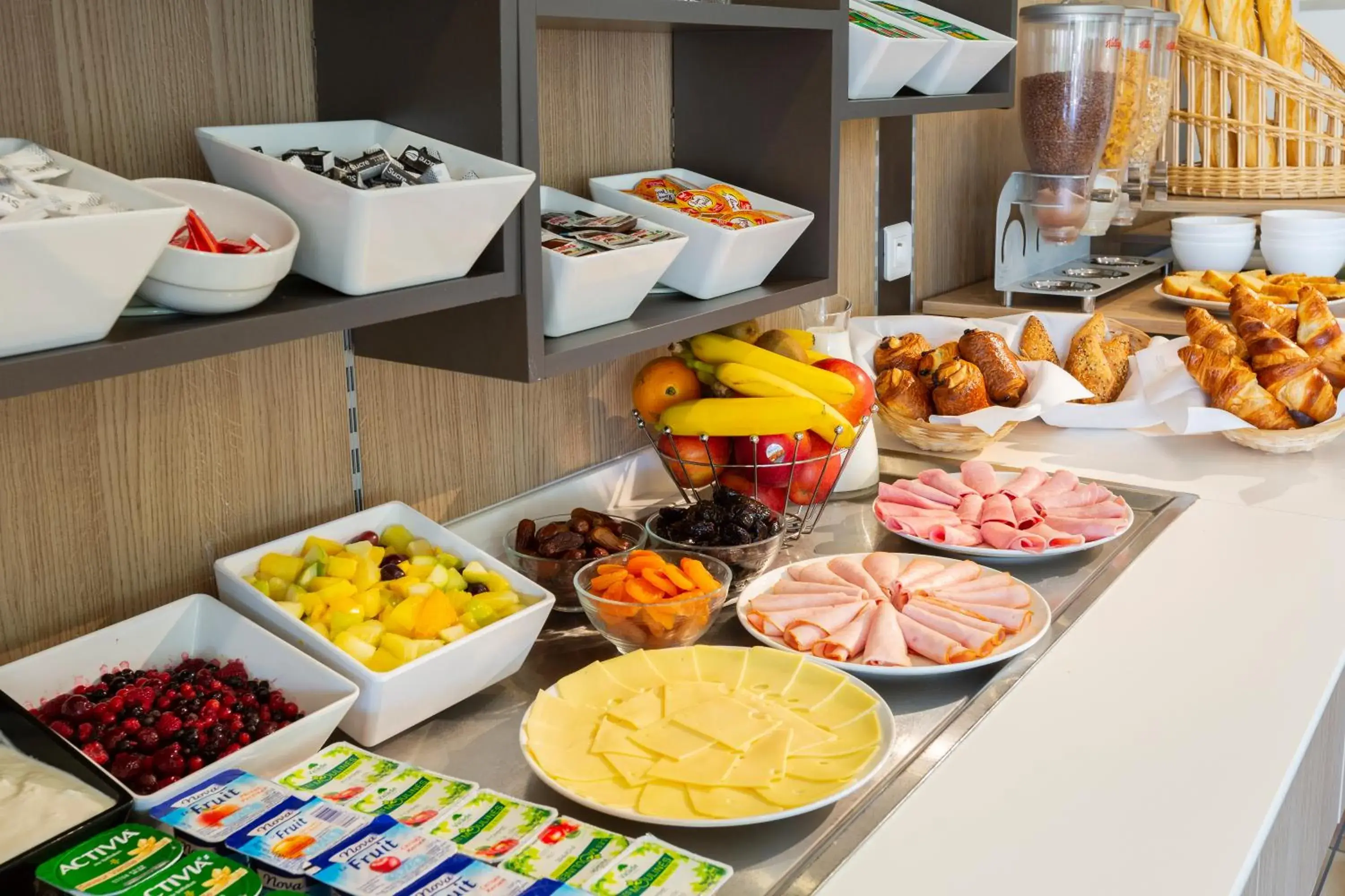 Buffet breakfast in Comfort Hotel Lille Lomme