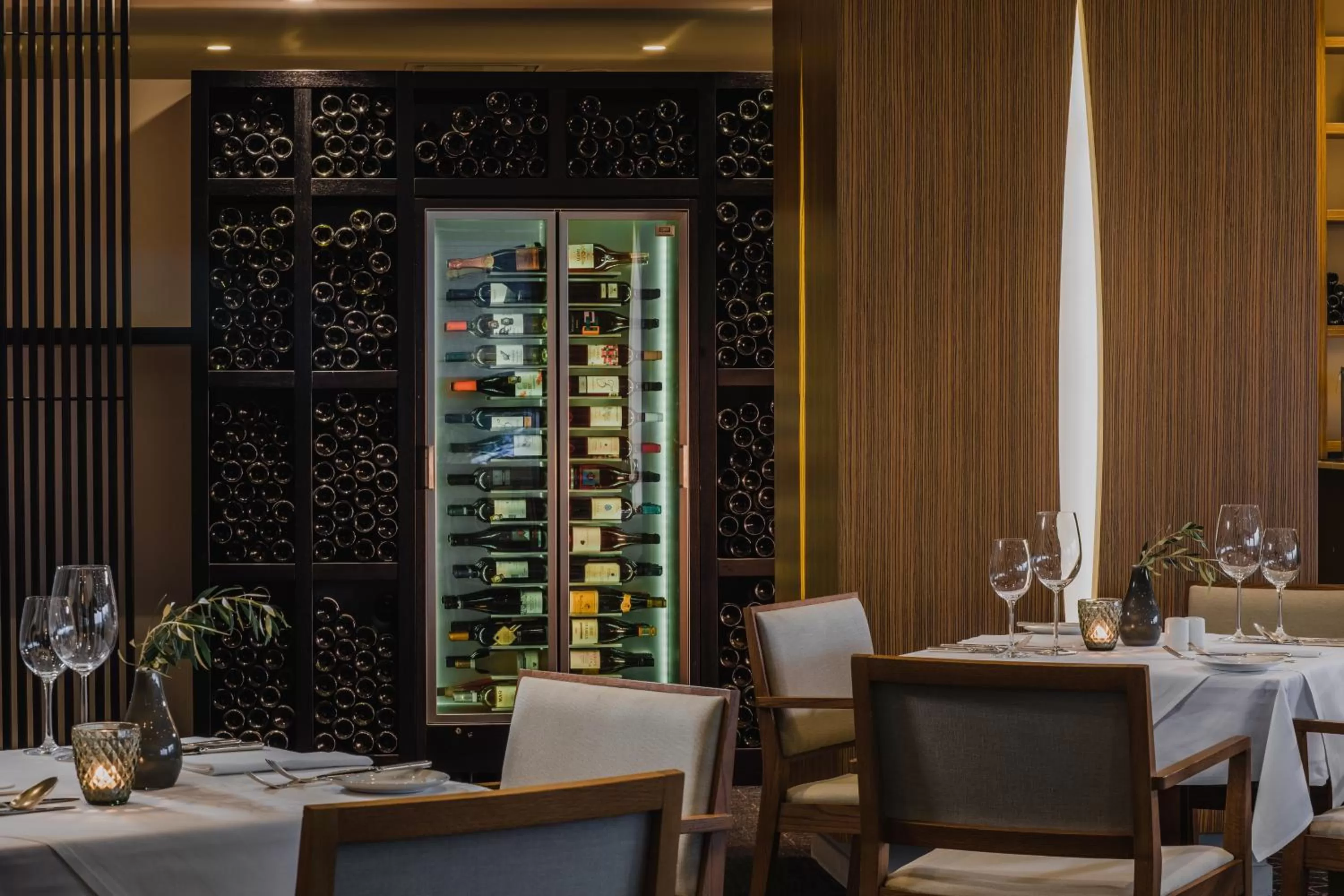 Restaurant/places to eat in Alion Beach Hotel