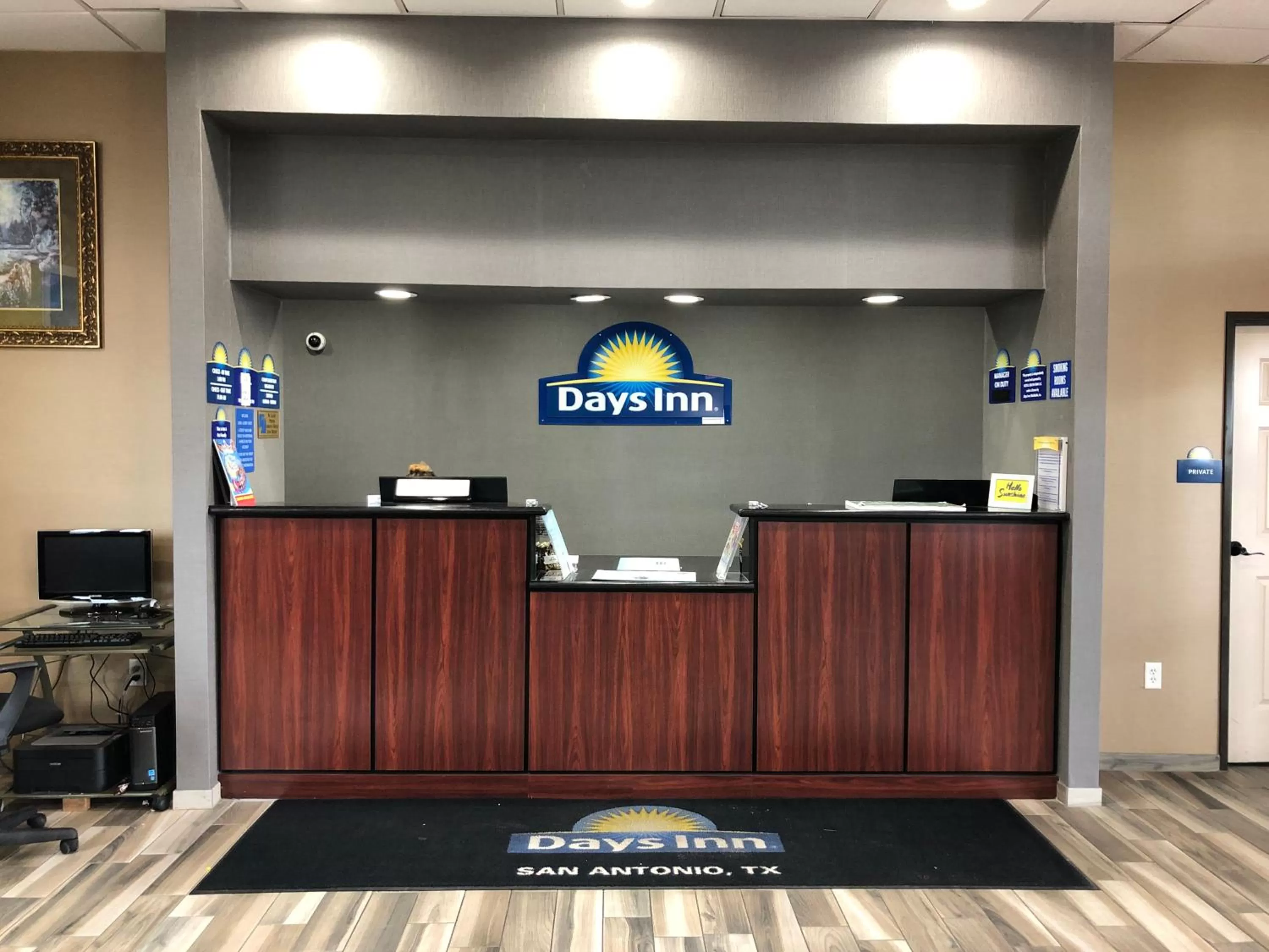 Lobby or reception in Days Inn by Wyndham N.W. Medical Center