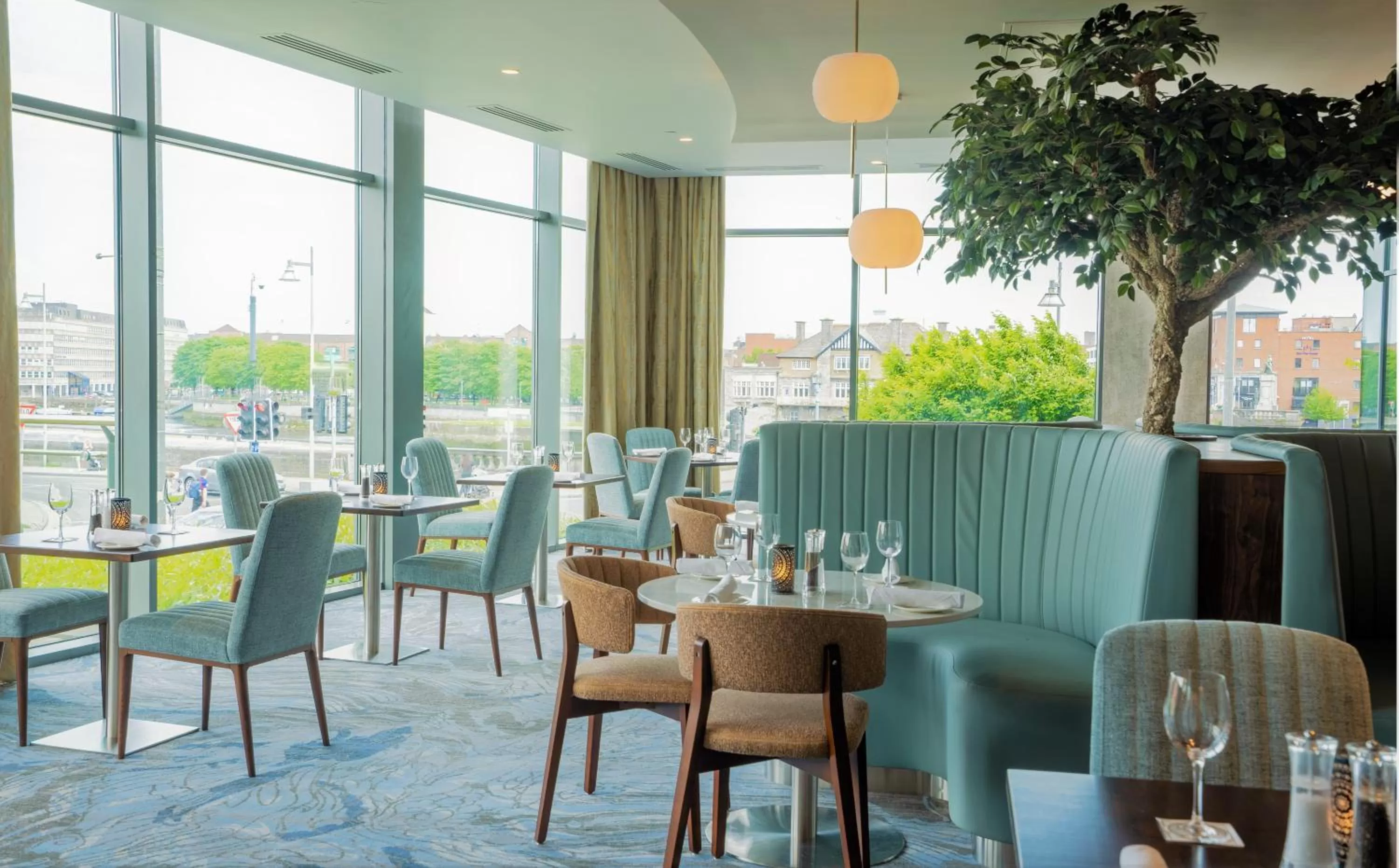 Restaurant/places to eat in Limerick Strand Hotel