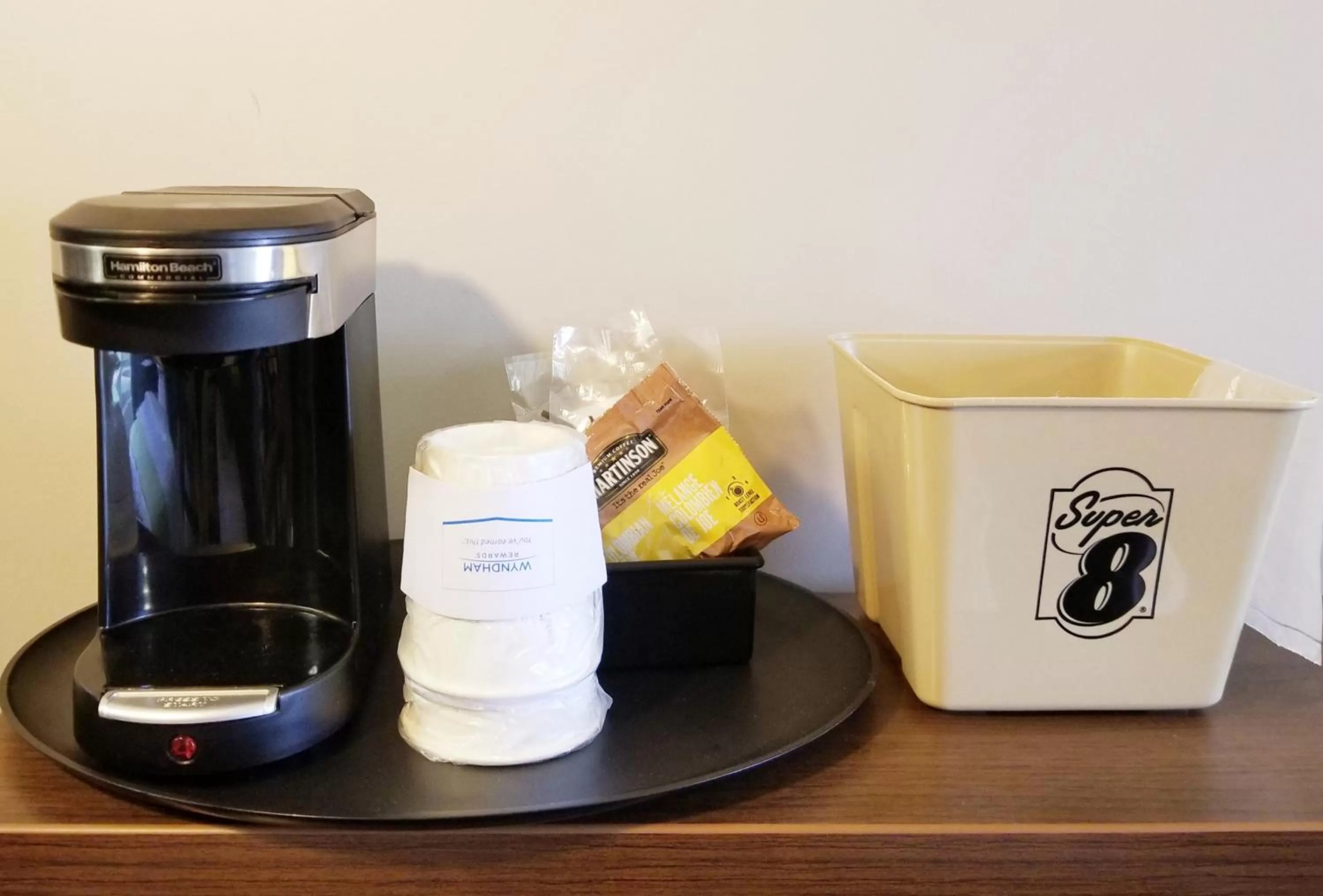 Coffee/tea facilities in Super 8 by Wyndham Brandon MB