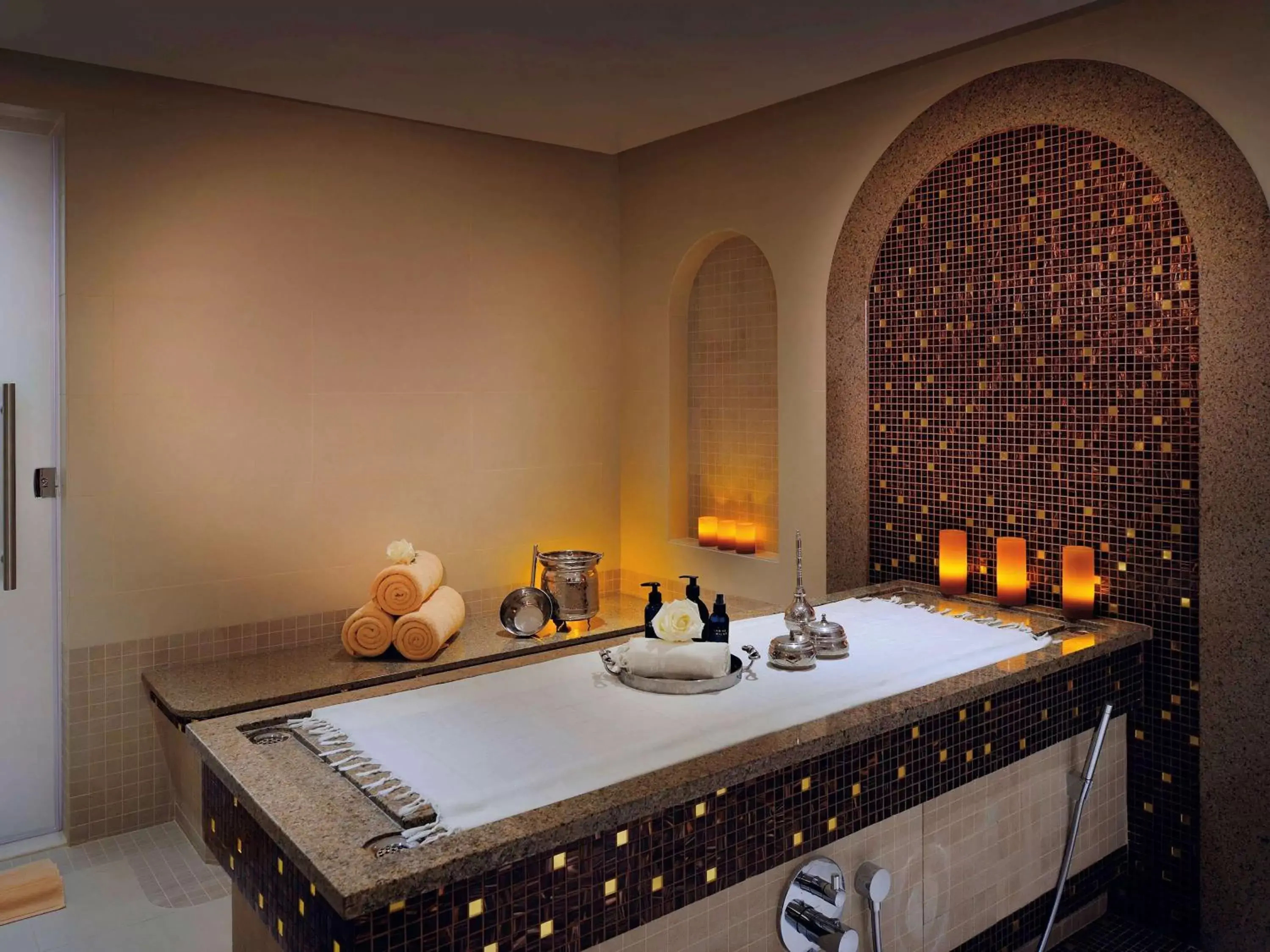 Spa and wellness centre/facilities, Bathroom in Mövenpick Hotel Bahrain