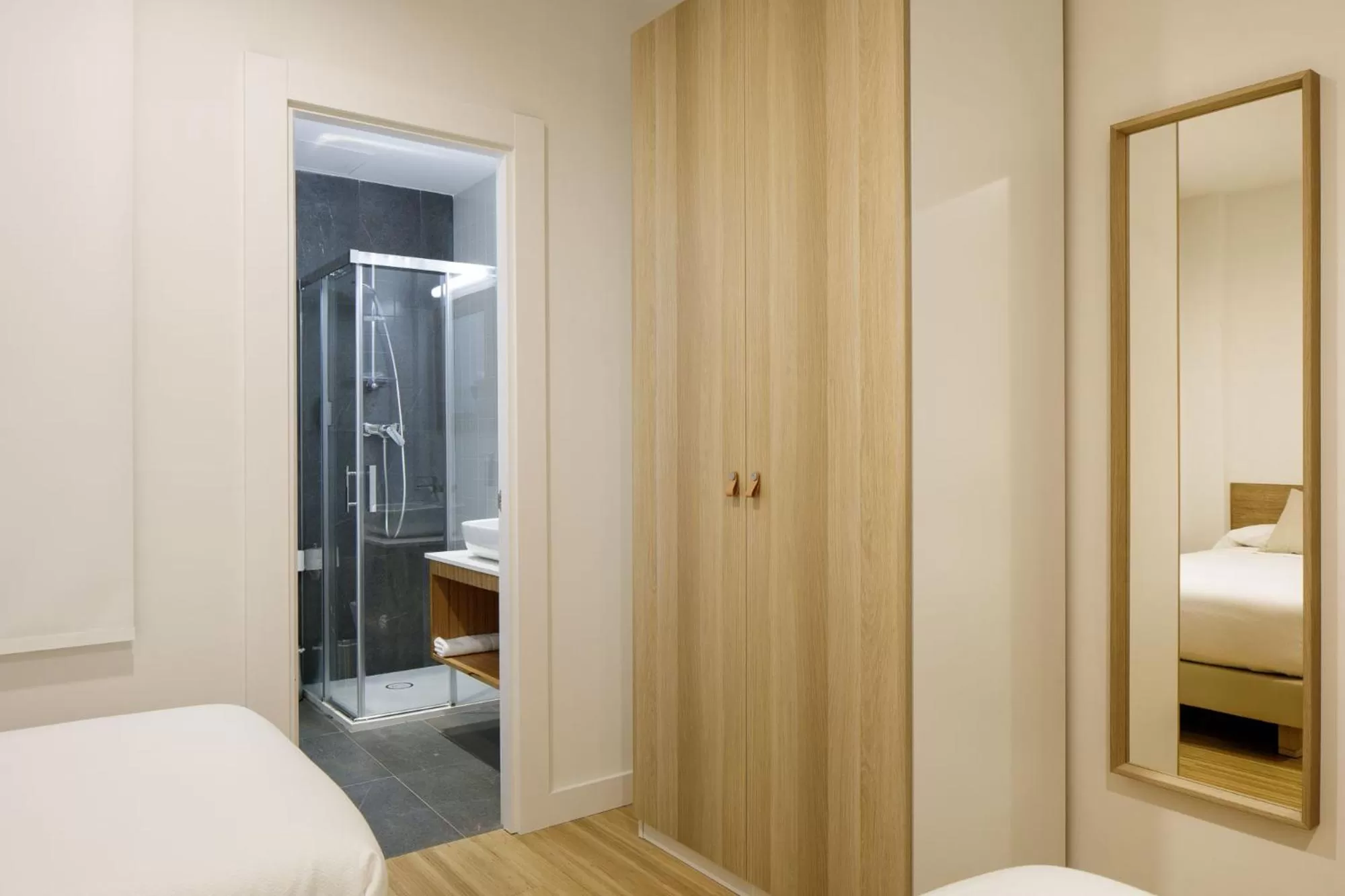 Bathroom, Bed in Mush Room Apartamentos