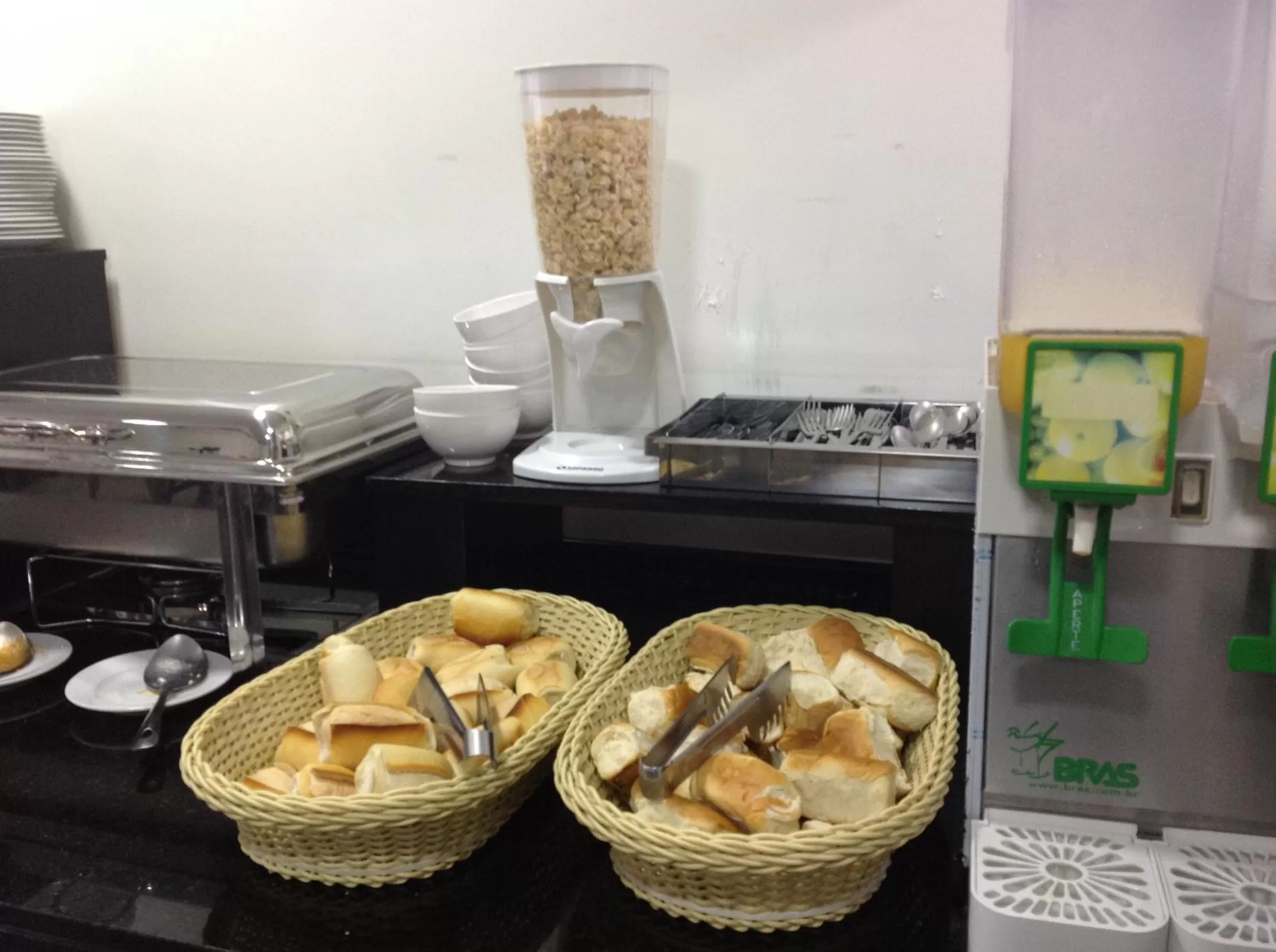 Buffet breakfast in Hotel America do Sul