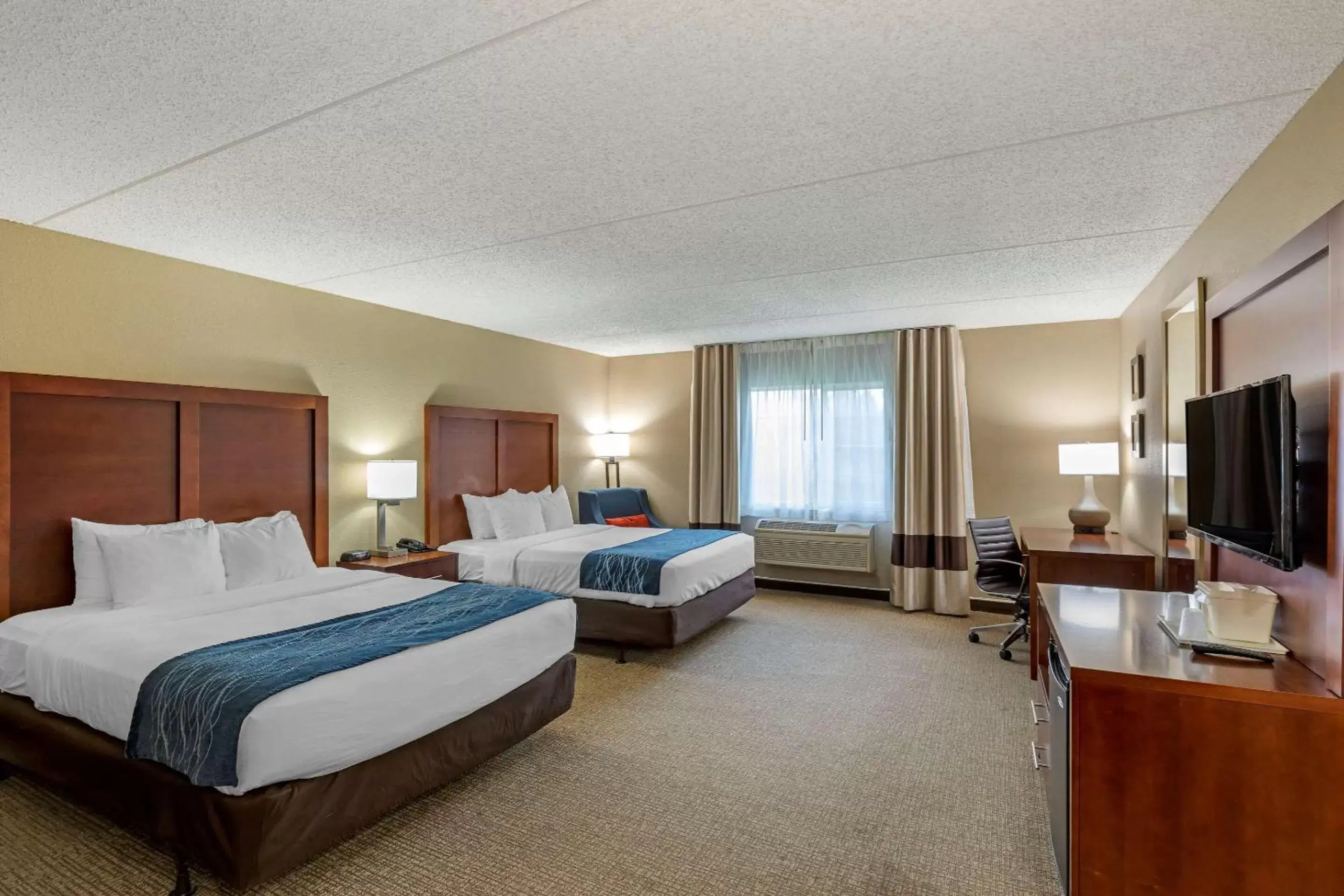 Queen Room with Two Queen Beds - Accessible/Non-Smoking in Comfort Inn & Suites Jackson - West Bend Queen Room with Two Queen Beds - Accessible/Non-Smoking in Comfort Inn & Suites Jackson - West Bend