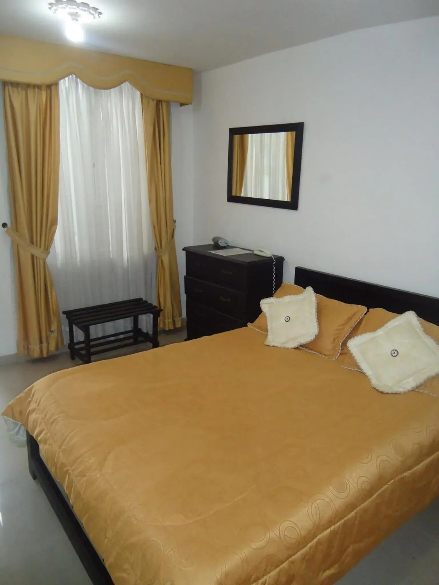Double Room - single occupancy in Hotel Popayan Plaza