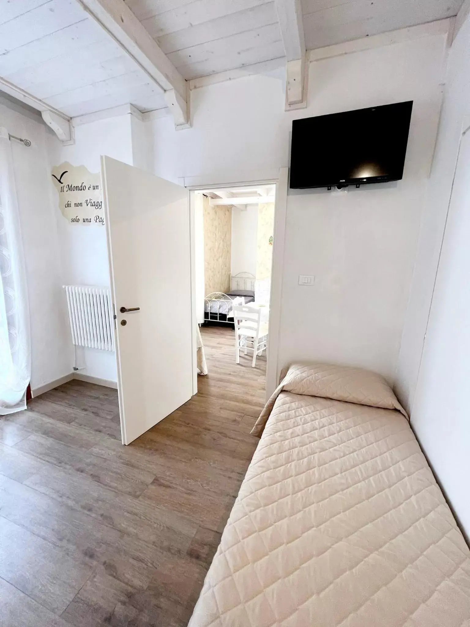 Bedroom, TV/Entertainment Center in Il Girasole