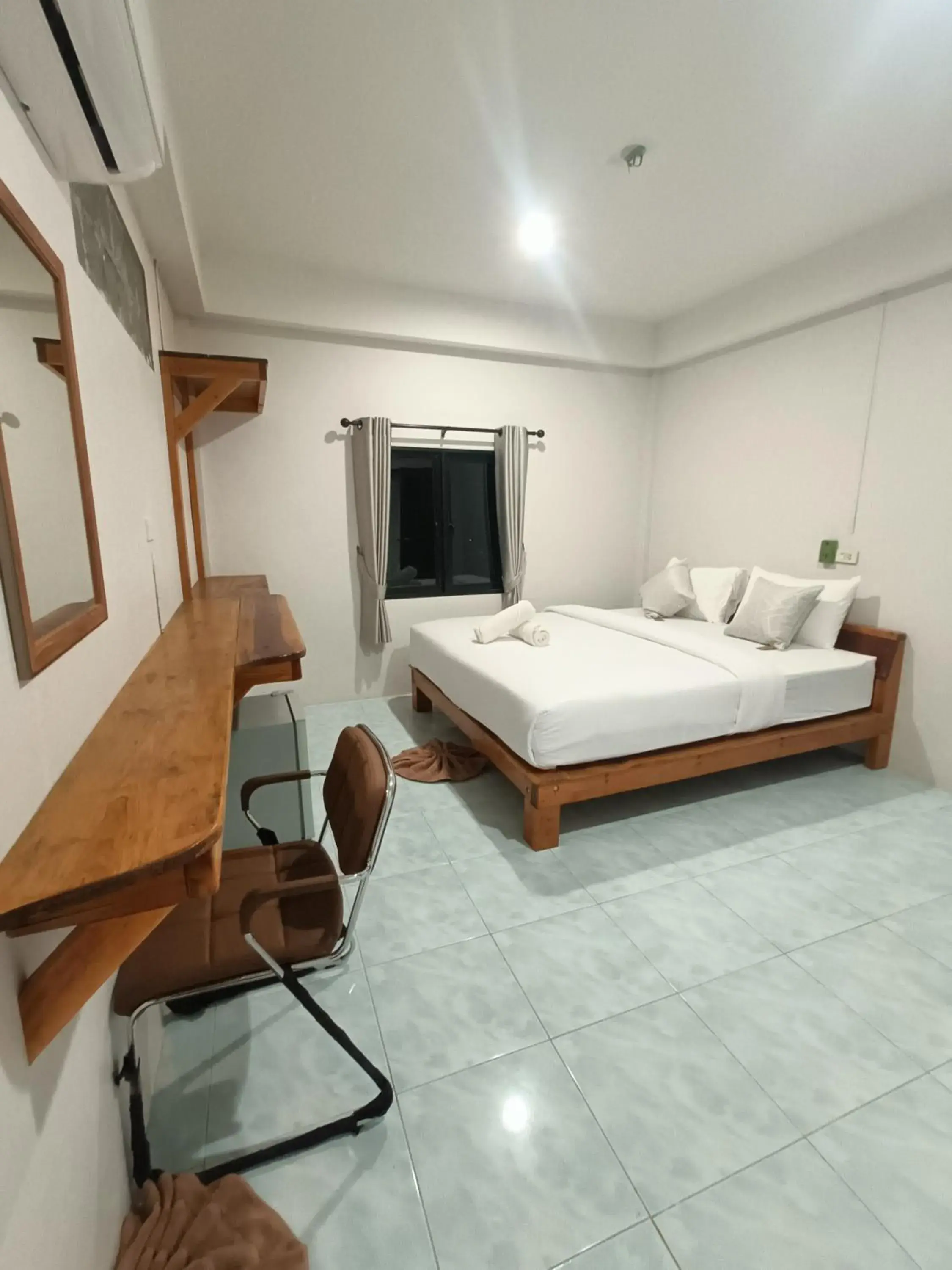 Bed in Lanta Para hut