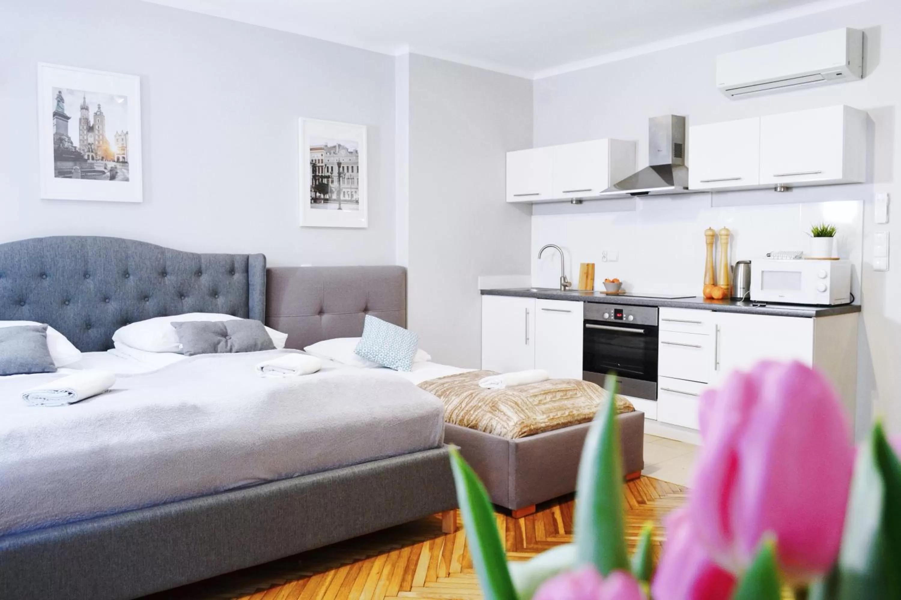 Kitchen/Kitchenette in 21 Floriańska Street Apartments