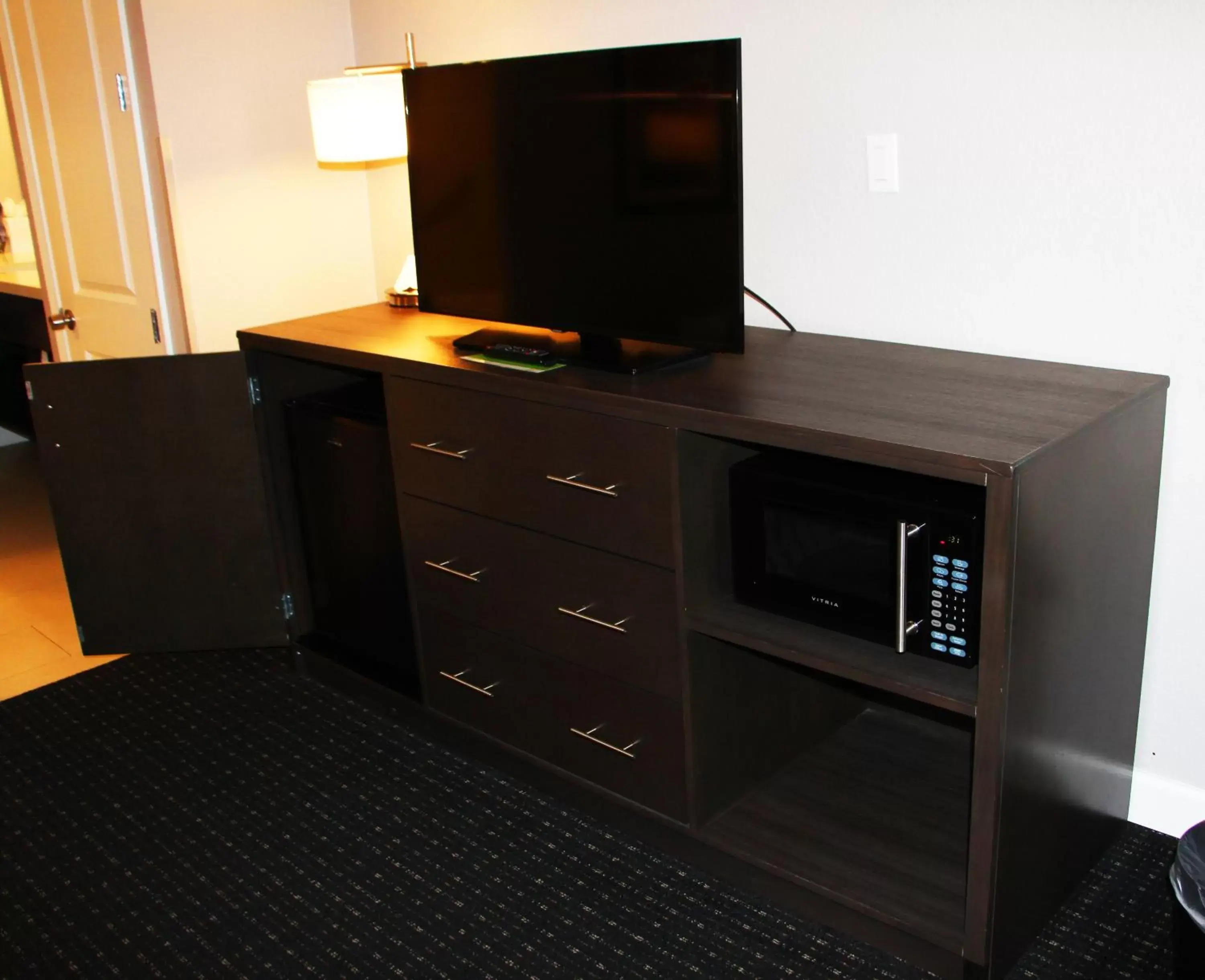 TV and multimedia, TV/Entertainment Center in La Quinta by Wyndham Pomona