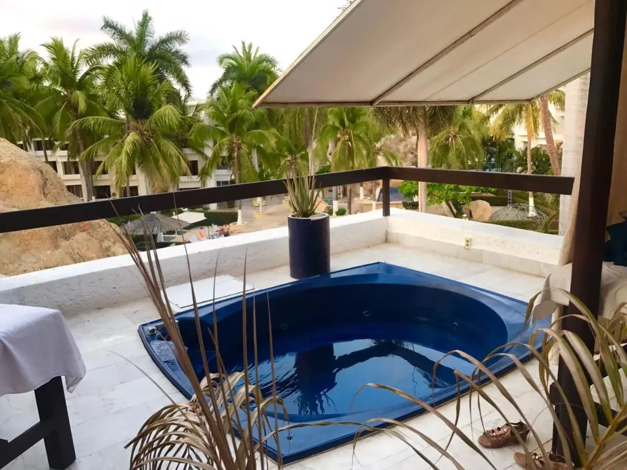 Hot Tub, Pool View in Ixtapa Palace