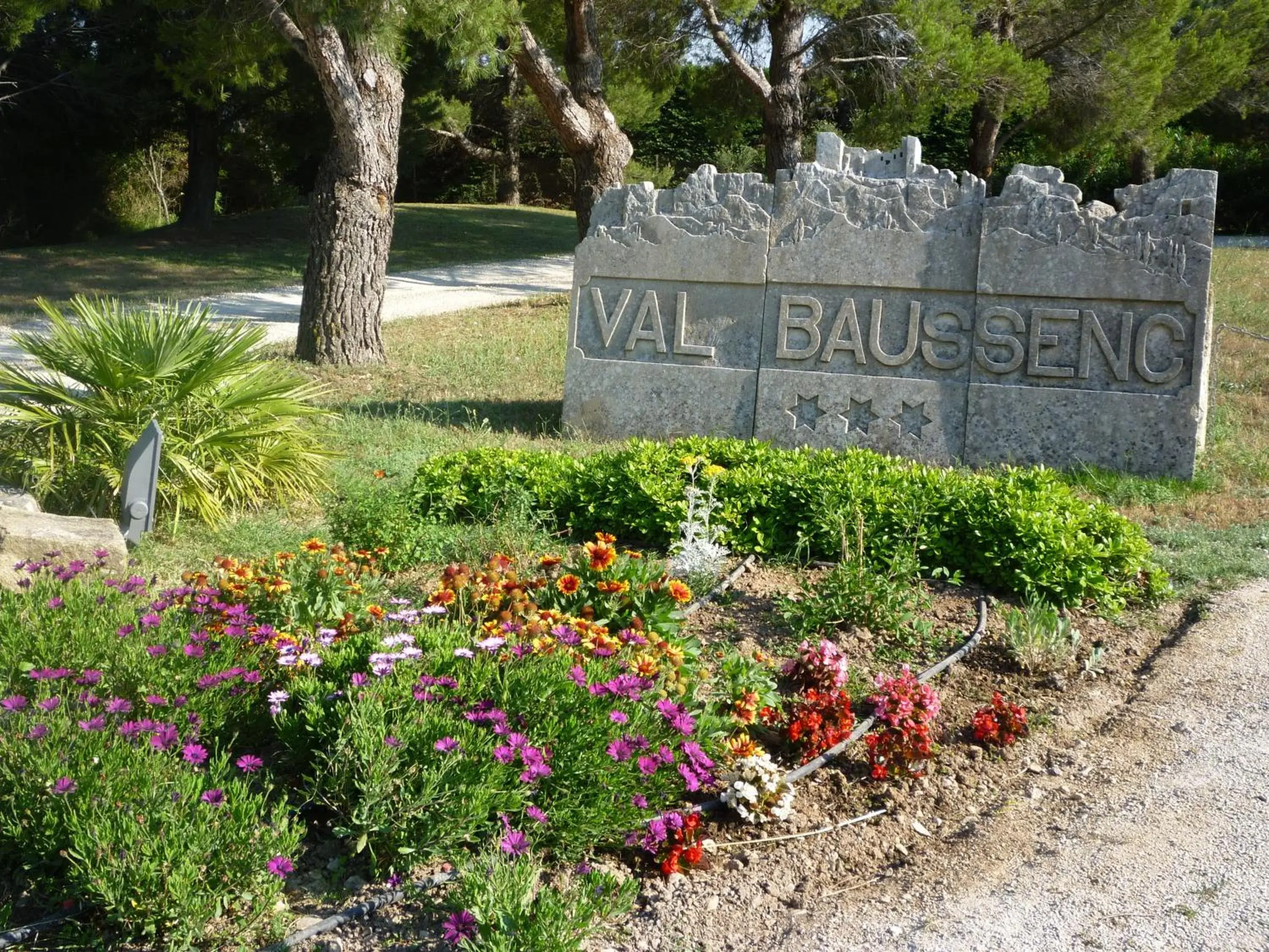 Garden, Property Logo/Sign in Val Baussenc, The Originals Relais (Relais du Silence)