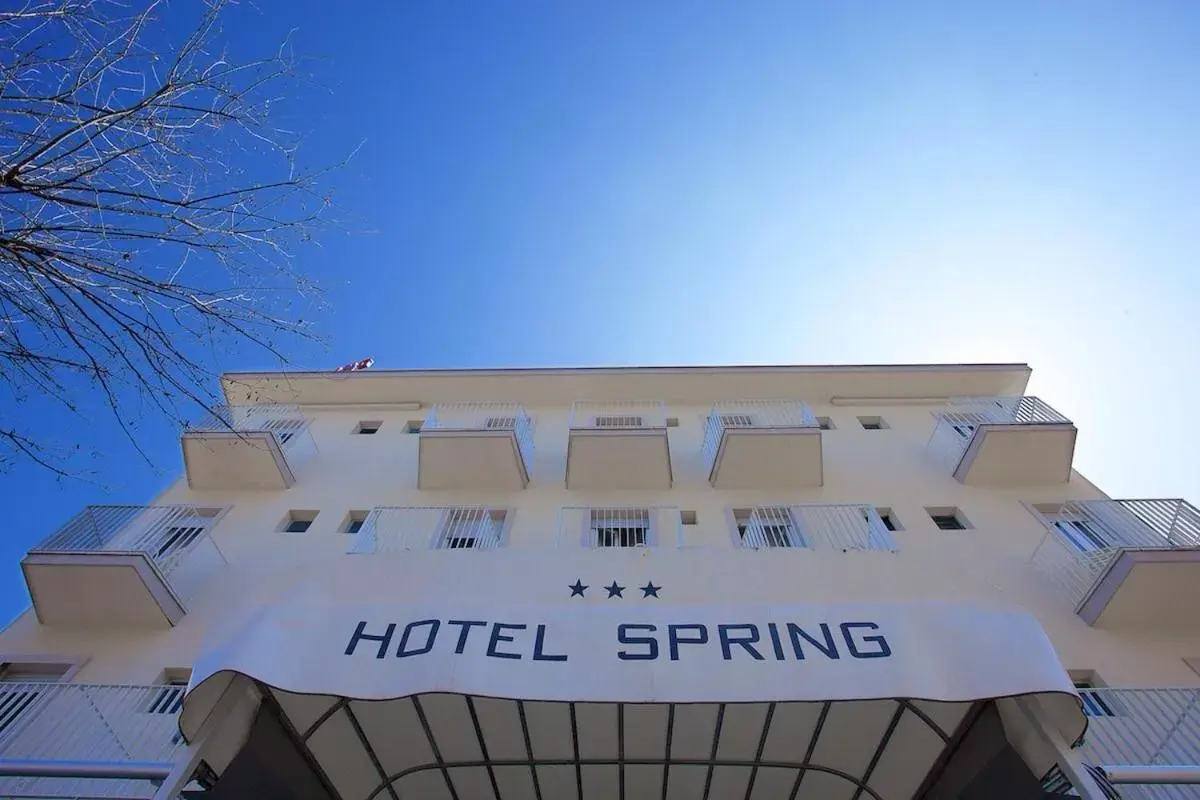 Facade/entrance, Property Building in Hotel Spring