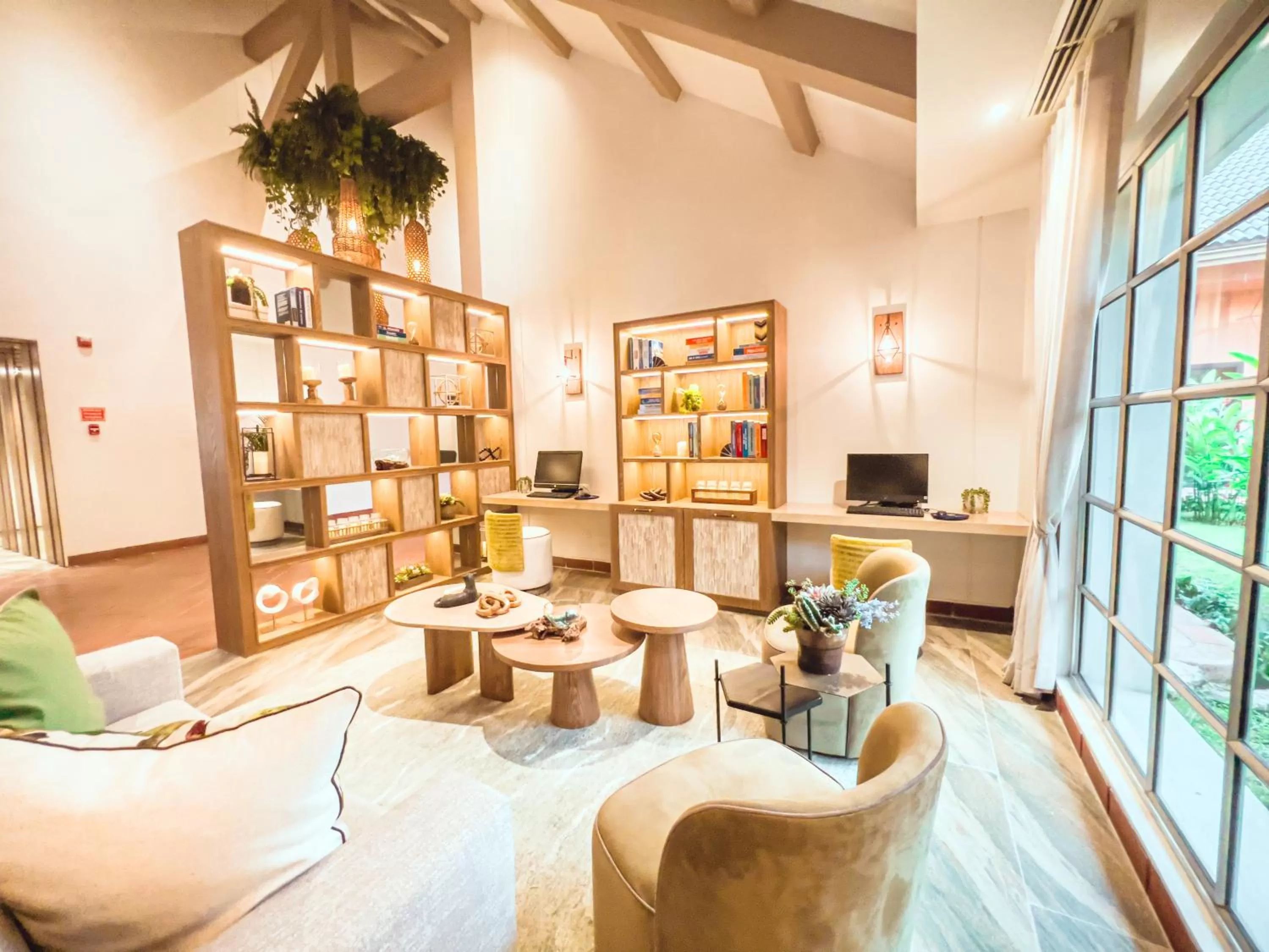 Property building in Oro Verde Machala