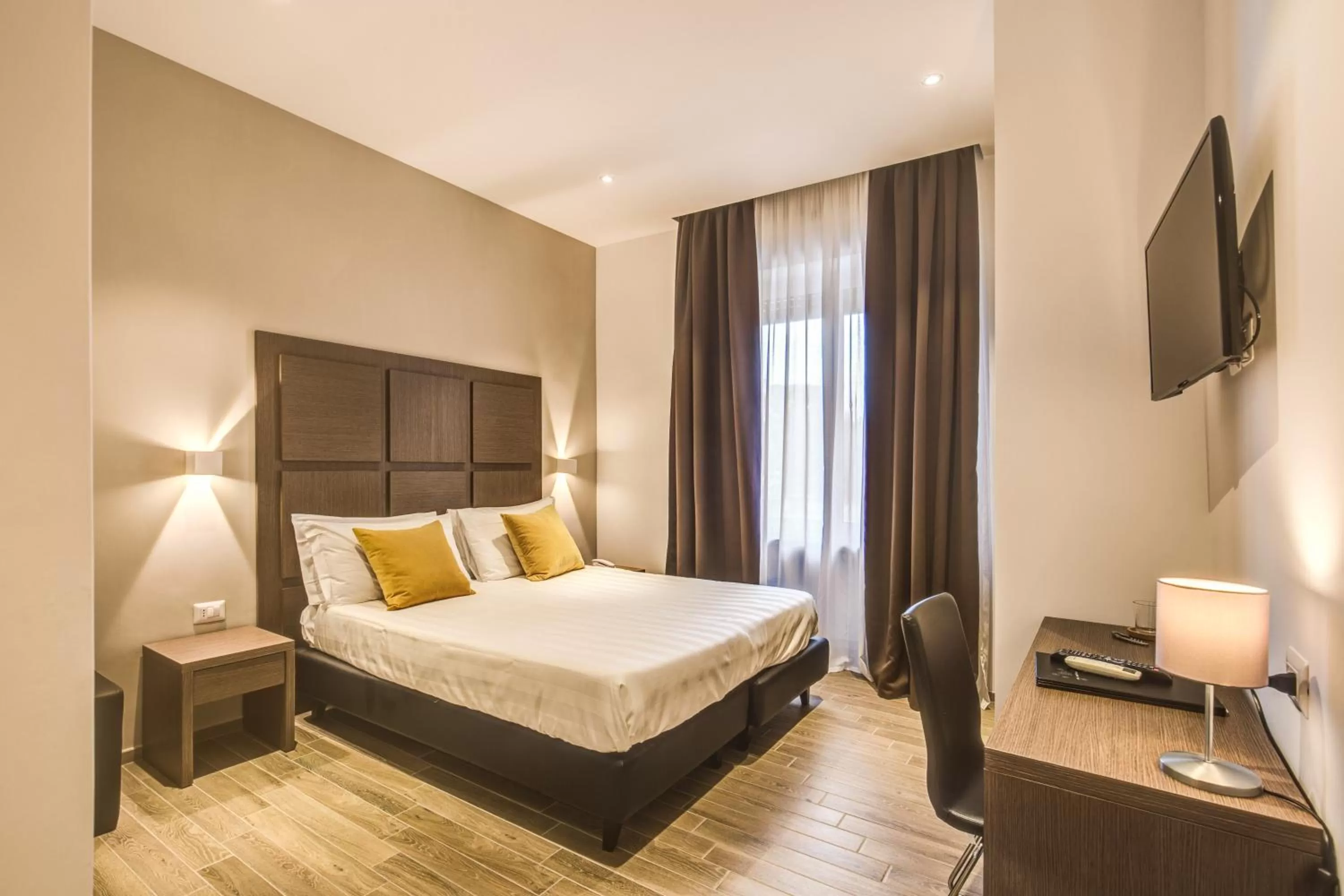 Photo of the whole room, Bed in Rome Garden Hotel