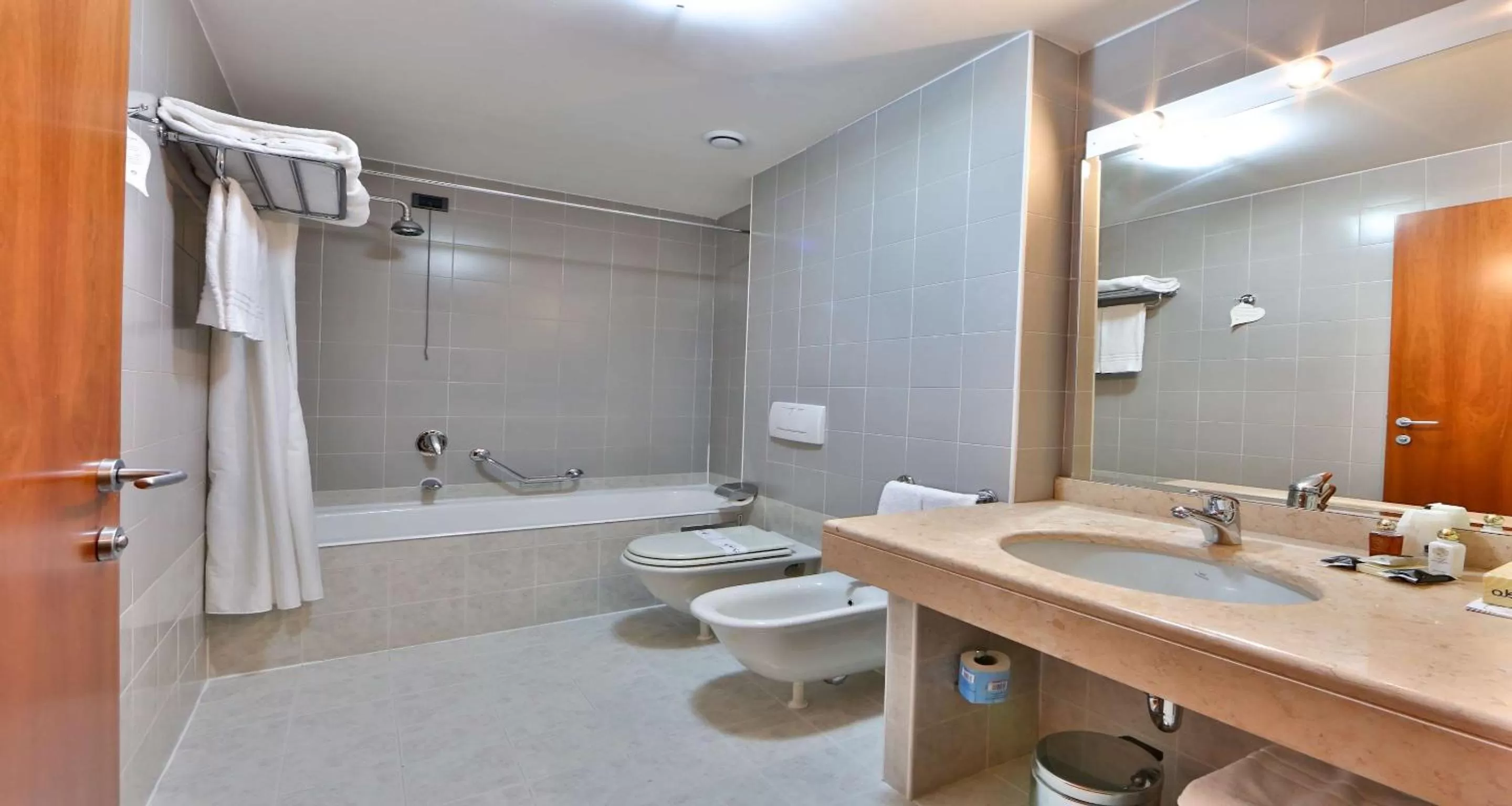 Bathroom in Best Western Cavalieri Della Corona