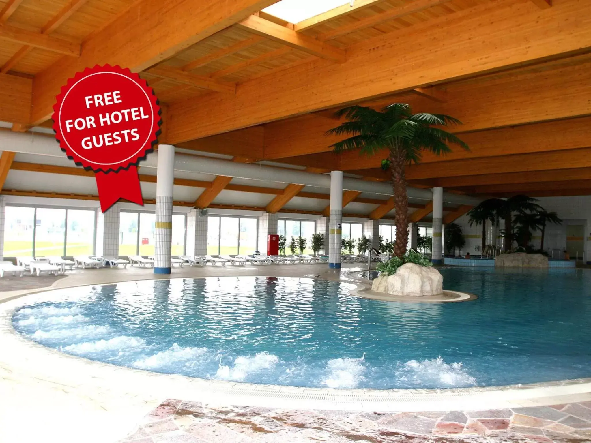 Swimming Pool in Hotel Hills Sarajevo Congress & Thermal Spa Resort
