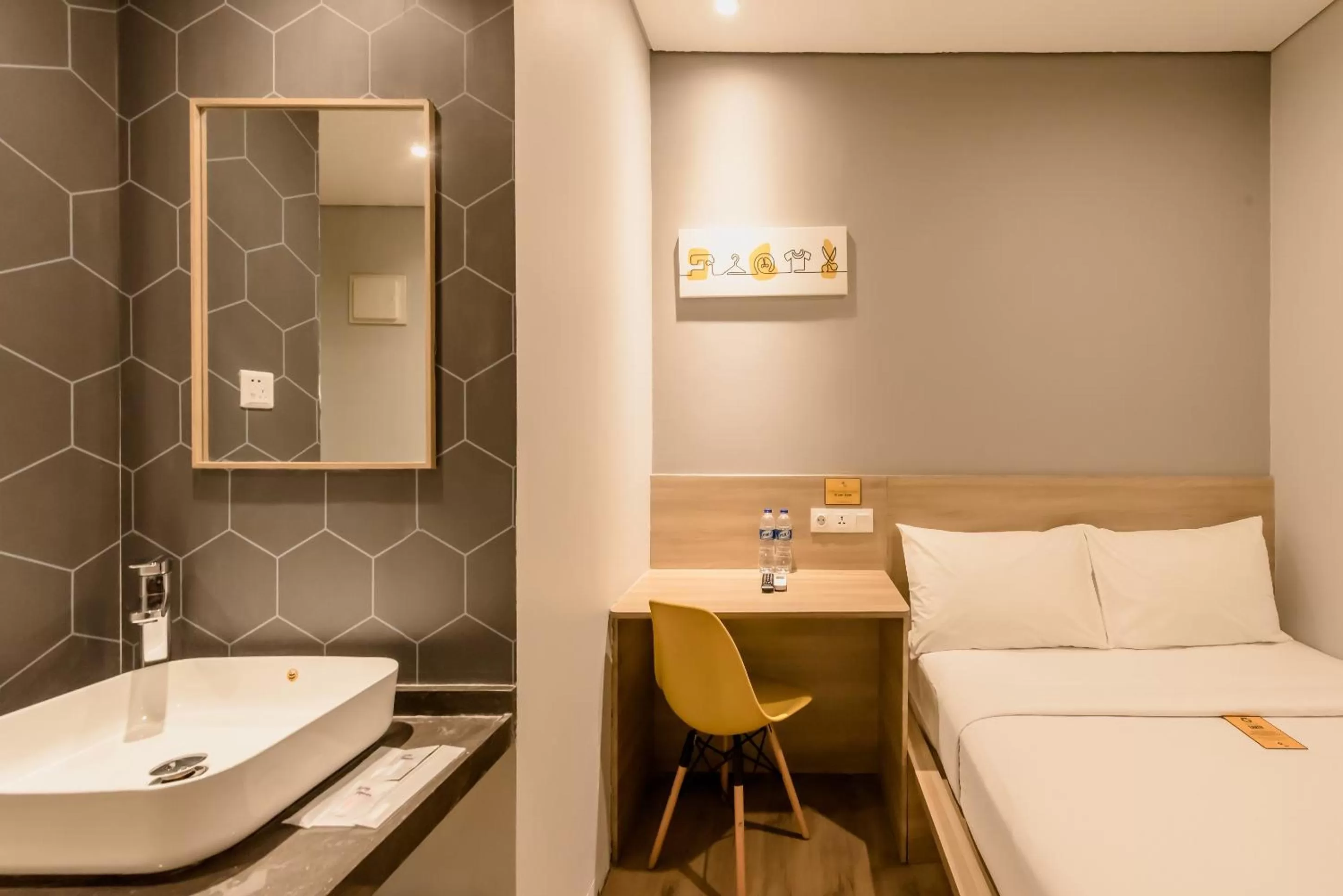 View (from property/room), Bed in Yellow Bee Tanah Abang