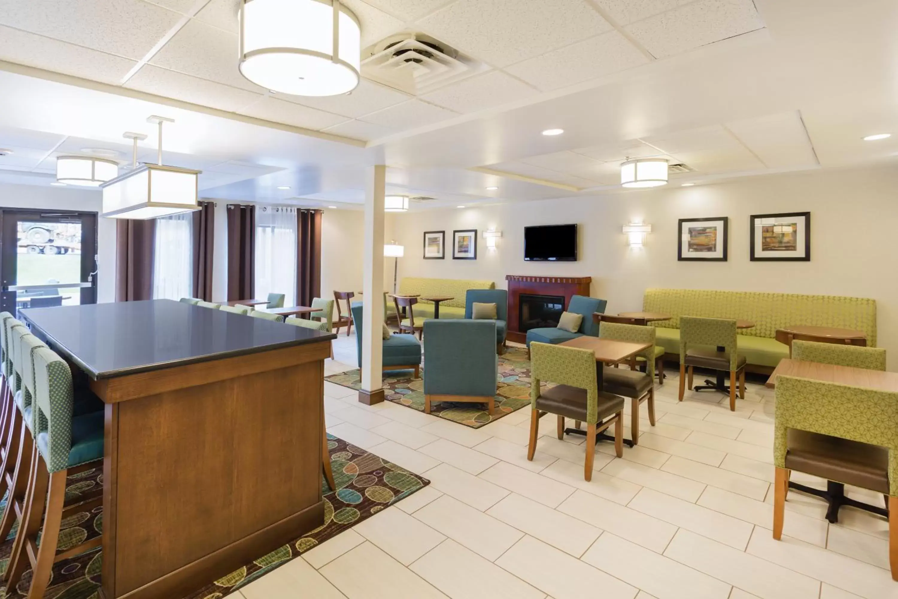 Breakfast, Restaurant/Places to Eat in Holiday Inn Express Princeton/I-77, an IHG Hotel