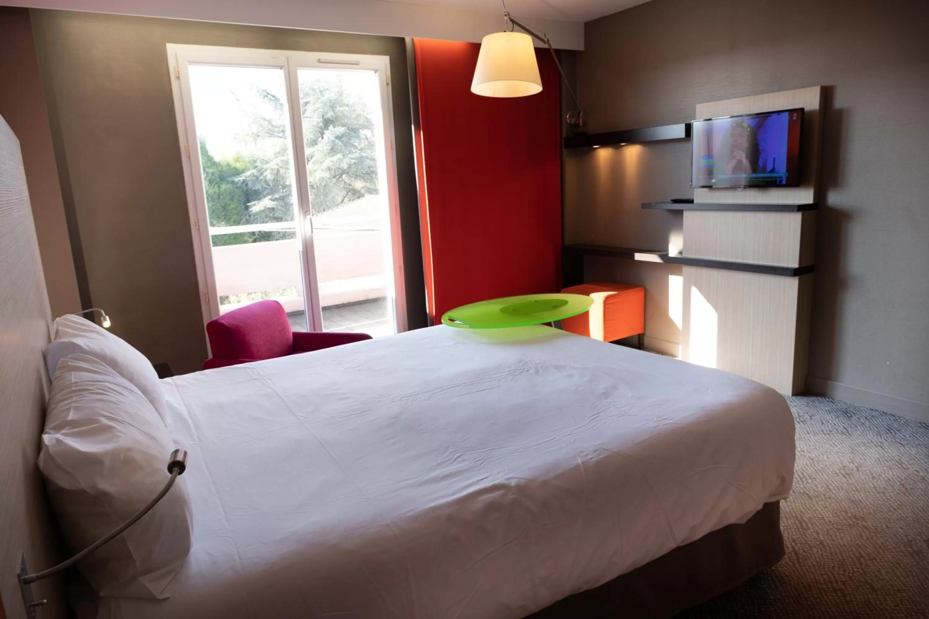Bedroom, Bed in ibis Styles Saint Dizier