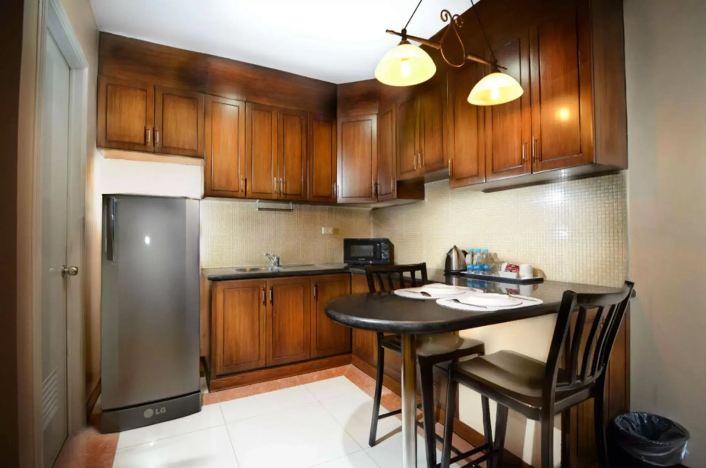 Kitchen or kitchenette, Kitchen/Kitchenette in Prism Hotel