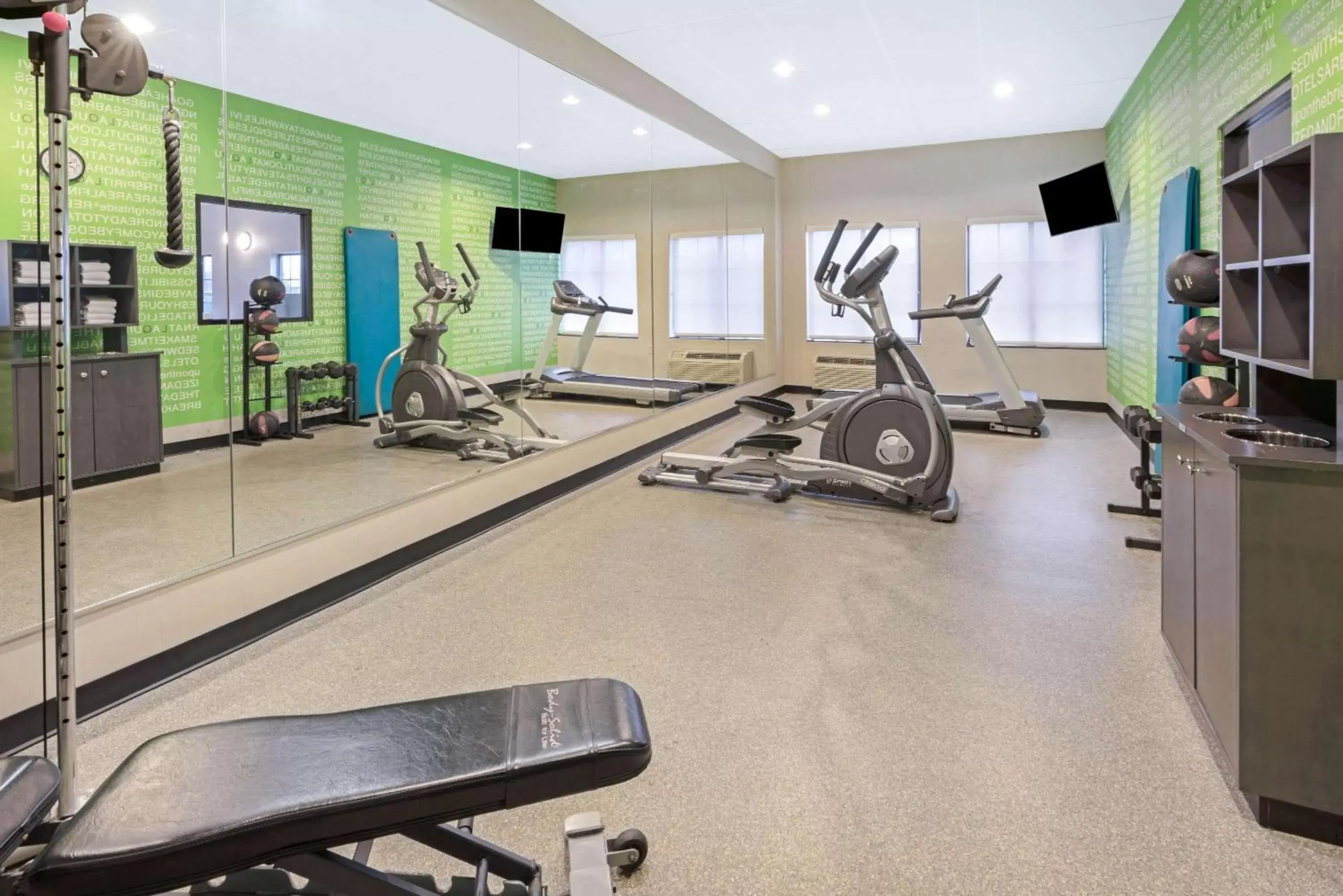 Fitness centre/facilities, Fitness Center/Facilities in La Quinta by Wyndham Oklahoma City -Yukon