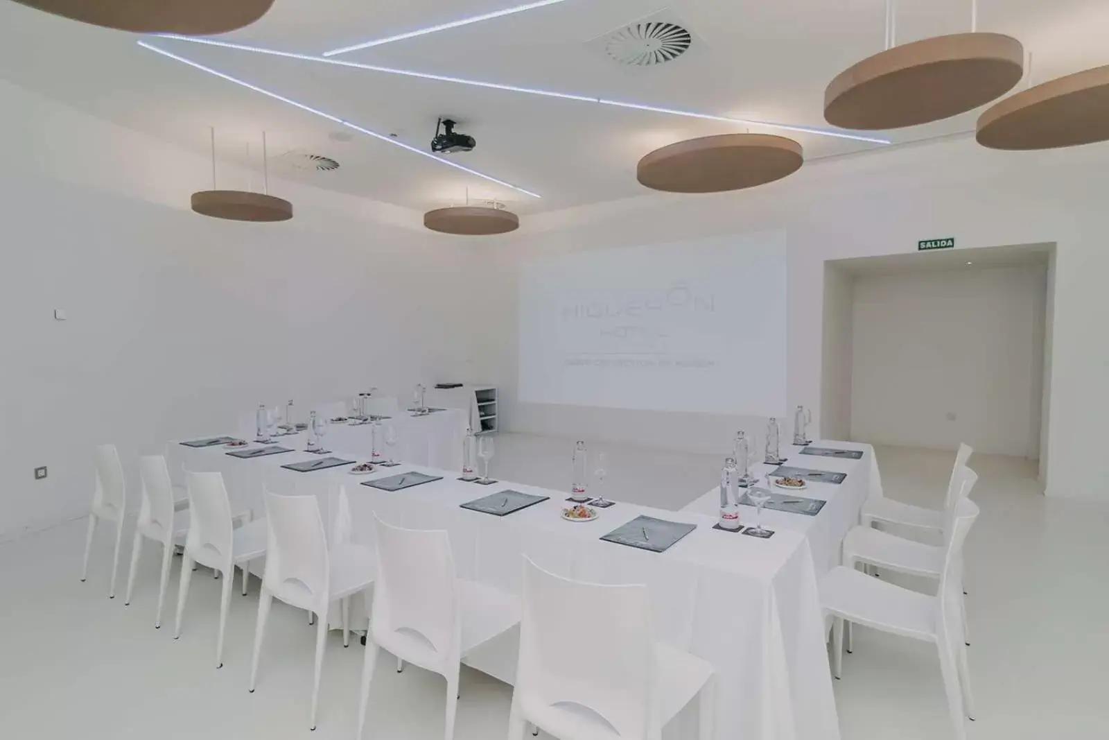 Meeting/conference room in Higuerón Hotel Curio Collection by Hilton