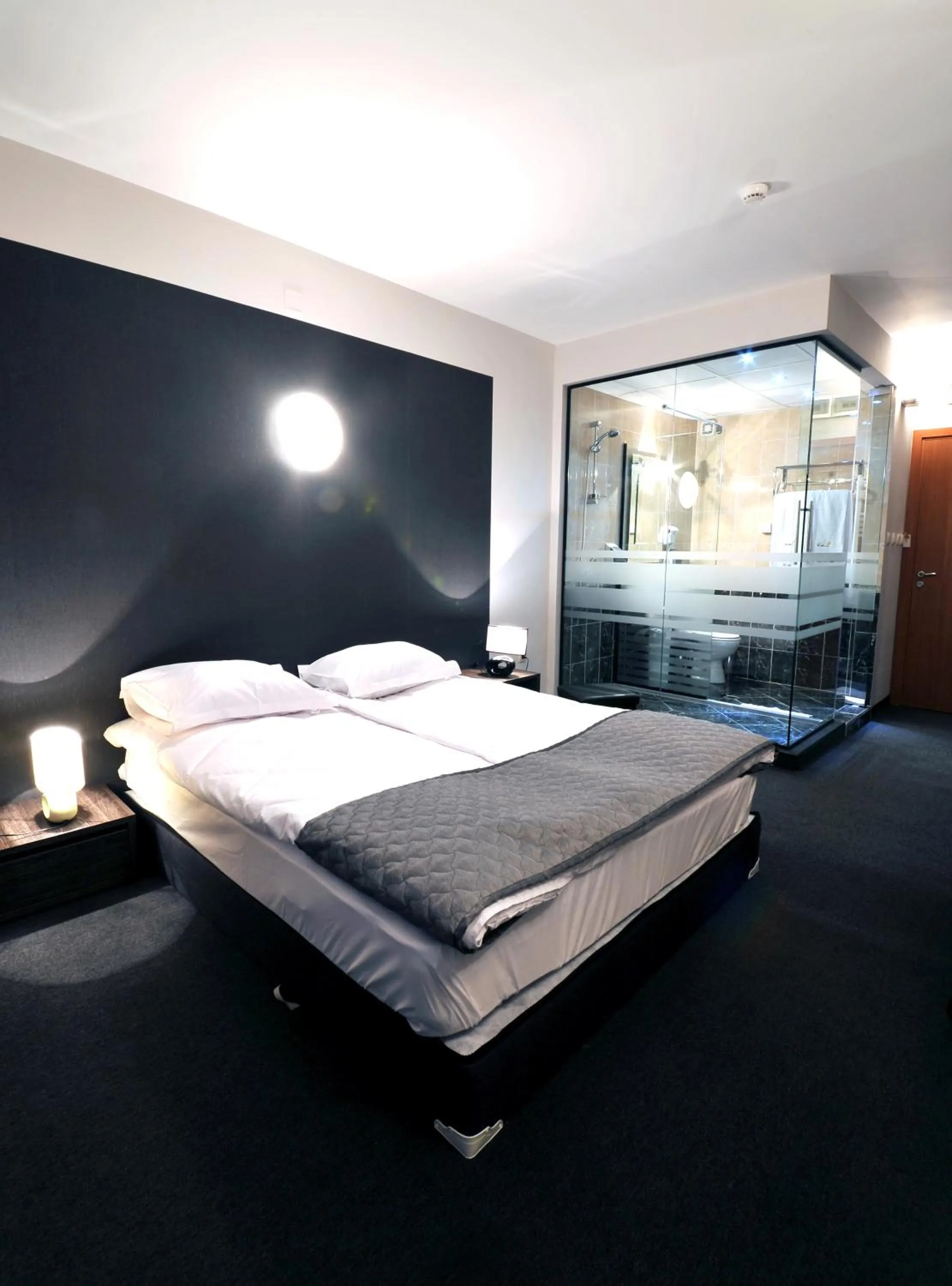 Photo of the whole room, Bed in Vitoshko Lale Hotel