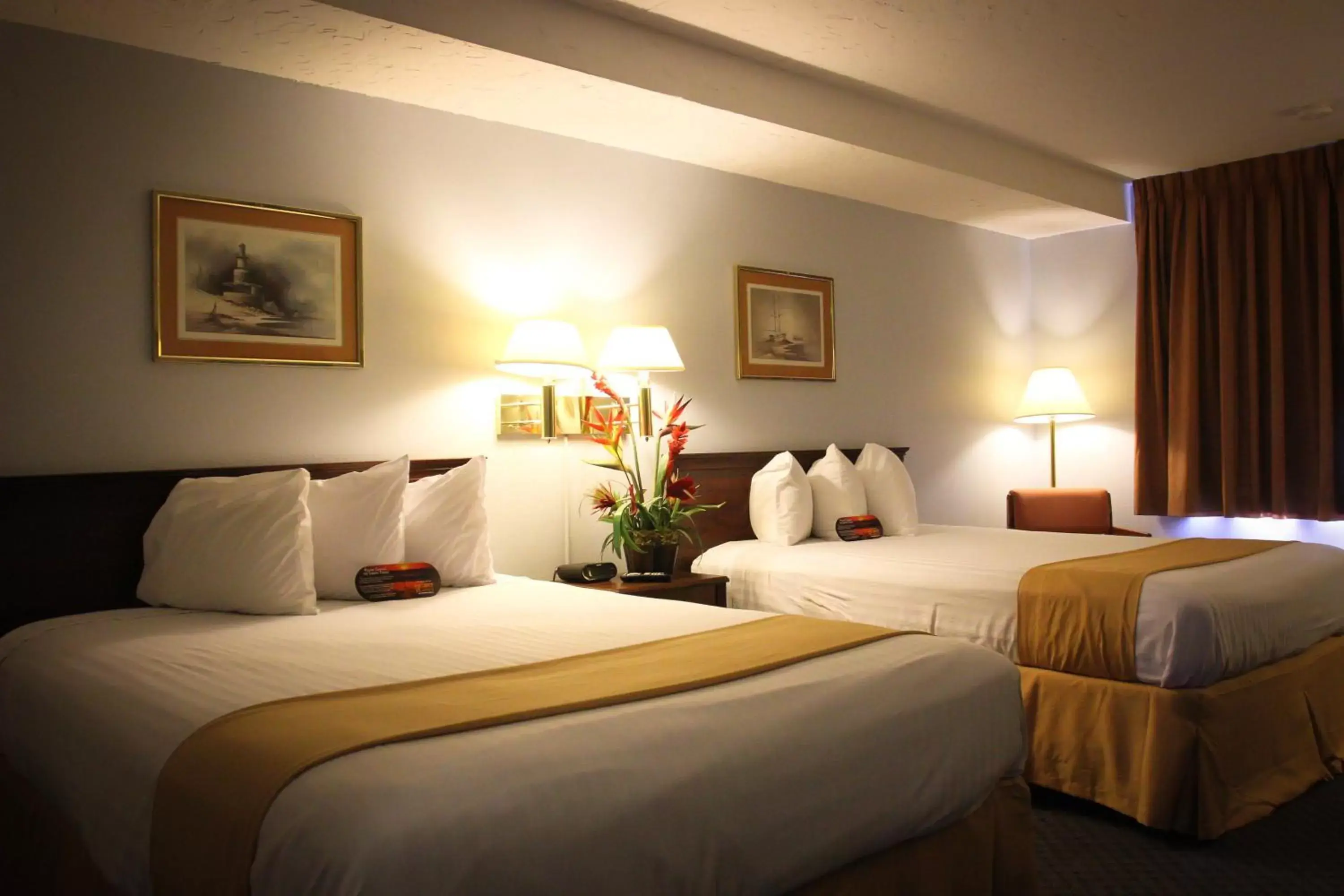 Queen Room with Two Queen Beds in Clover Island Inn