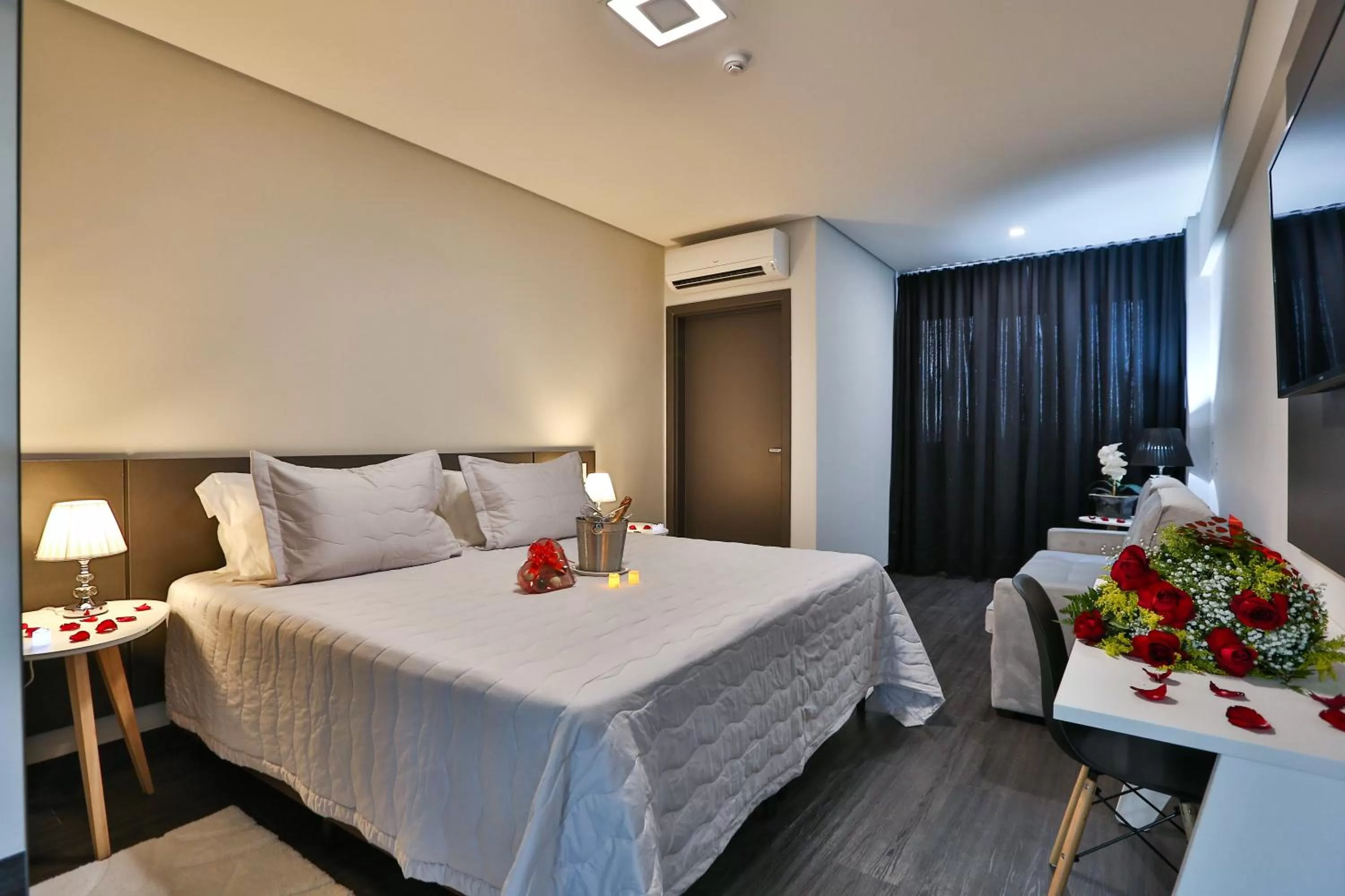 Photo of the whole room, Bed in Executive Inn Fernandopolis