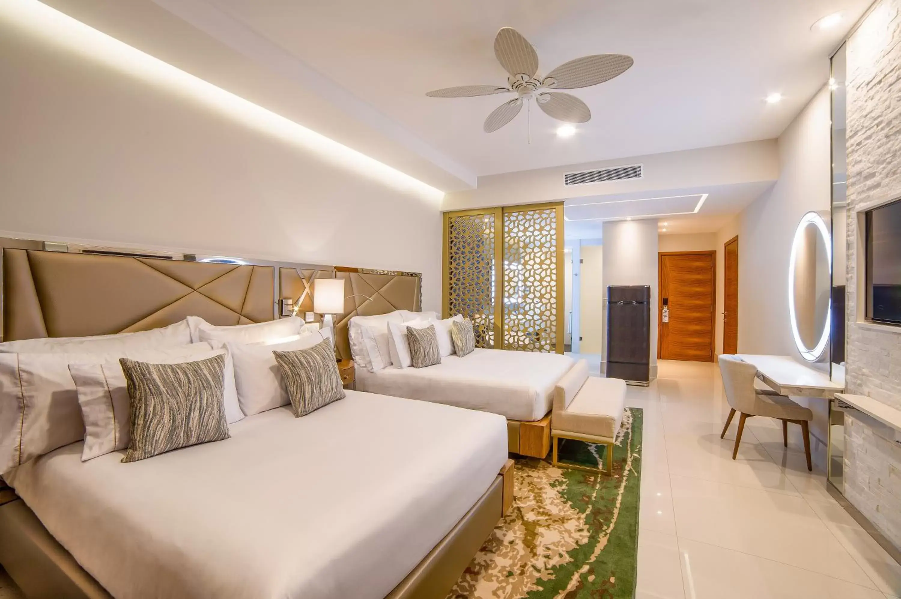 Photo of the whole room, Bed in Garza Blanca Resort & Spa Los Cabos