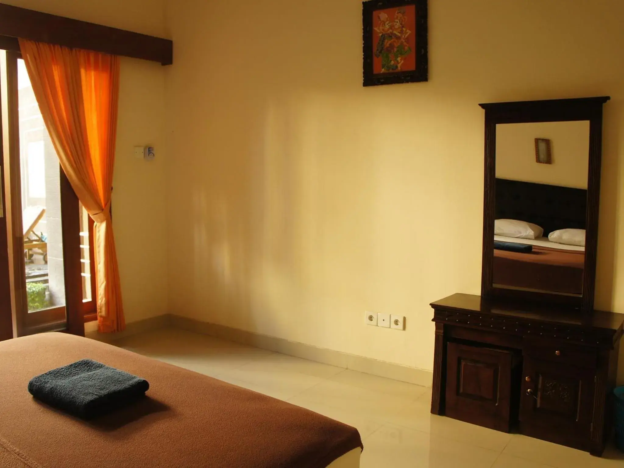 Photo of the whole room, Bed in Waringin Homestay