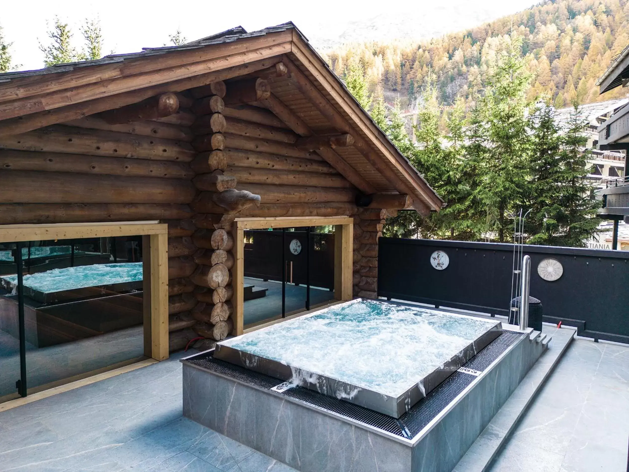 Hot Tub in Wellness Hotel Alpenhof