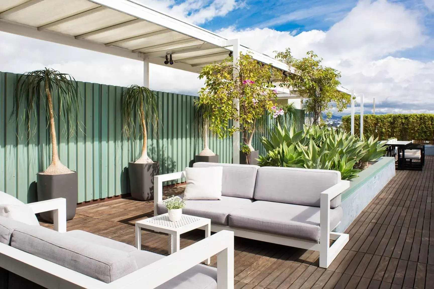 Patio in Avalon Hotel Beverly Hills, a Member of Design Hotels