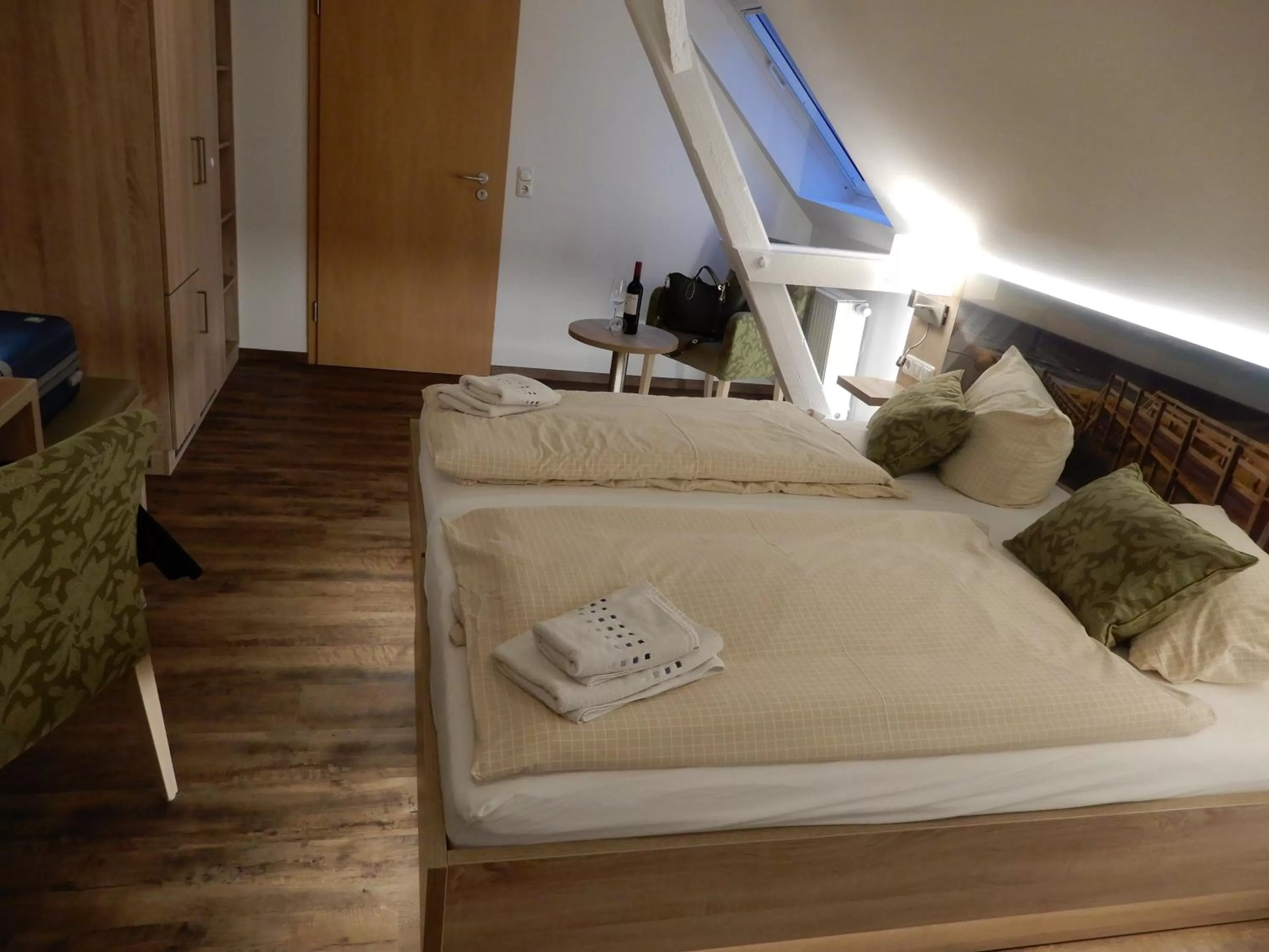 Photo of the whole room, Bed in Hotel Pension Am Hafen