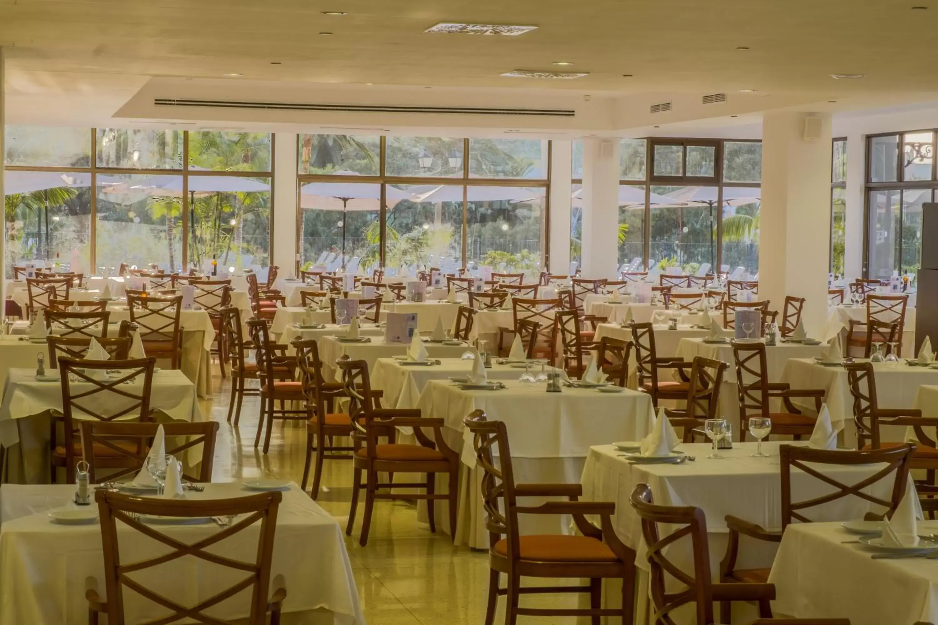 Restaurant/Places to Eat in Hotel Atlantic El Tope