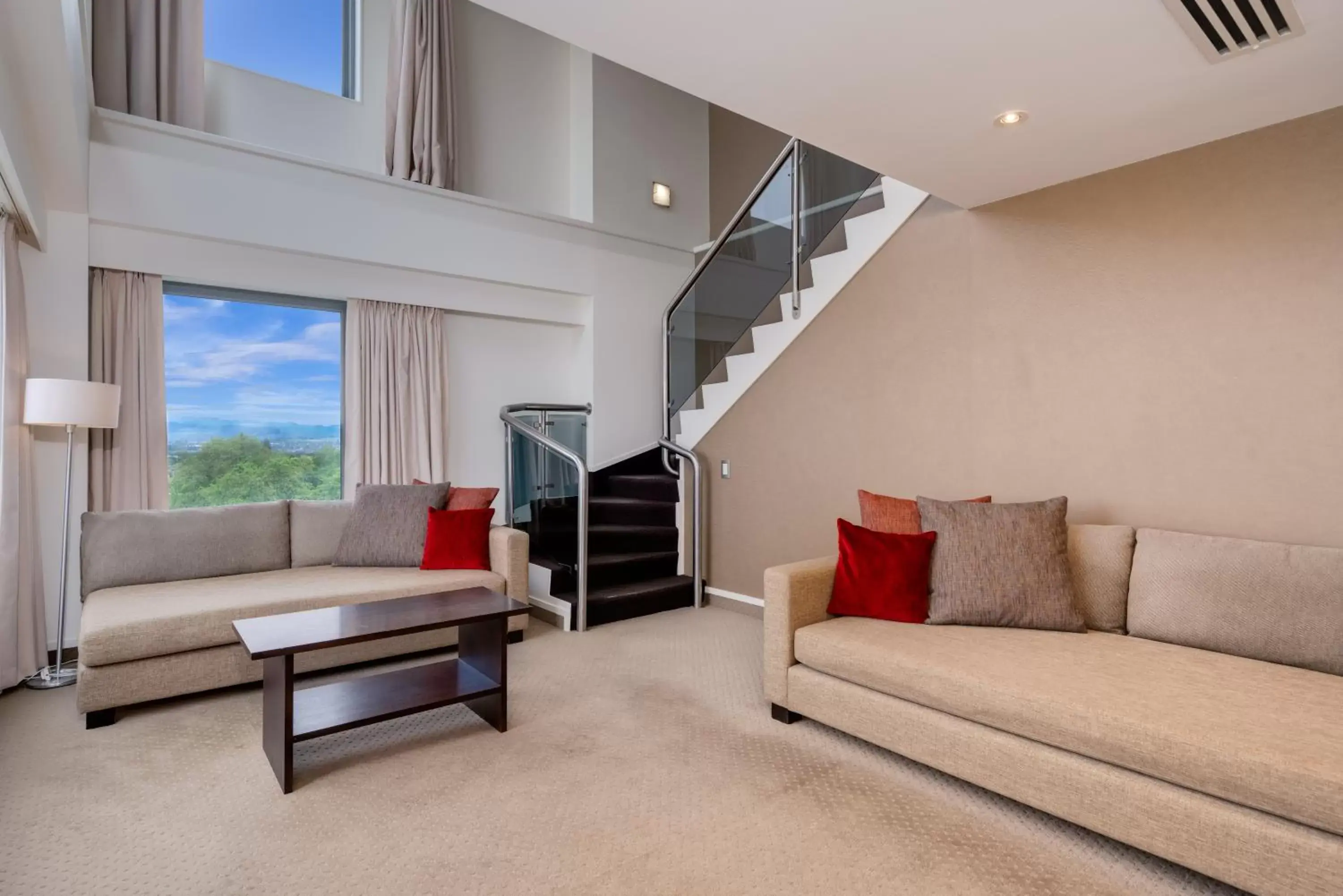 Living room, Seating Area in Novotel Rotorua Lakeside