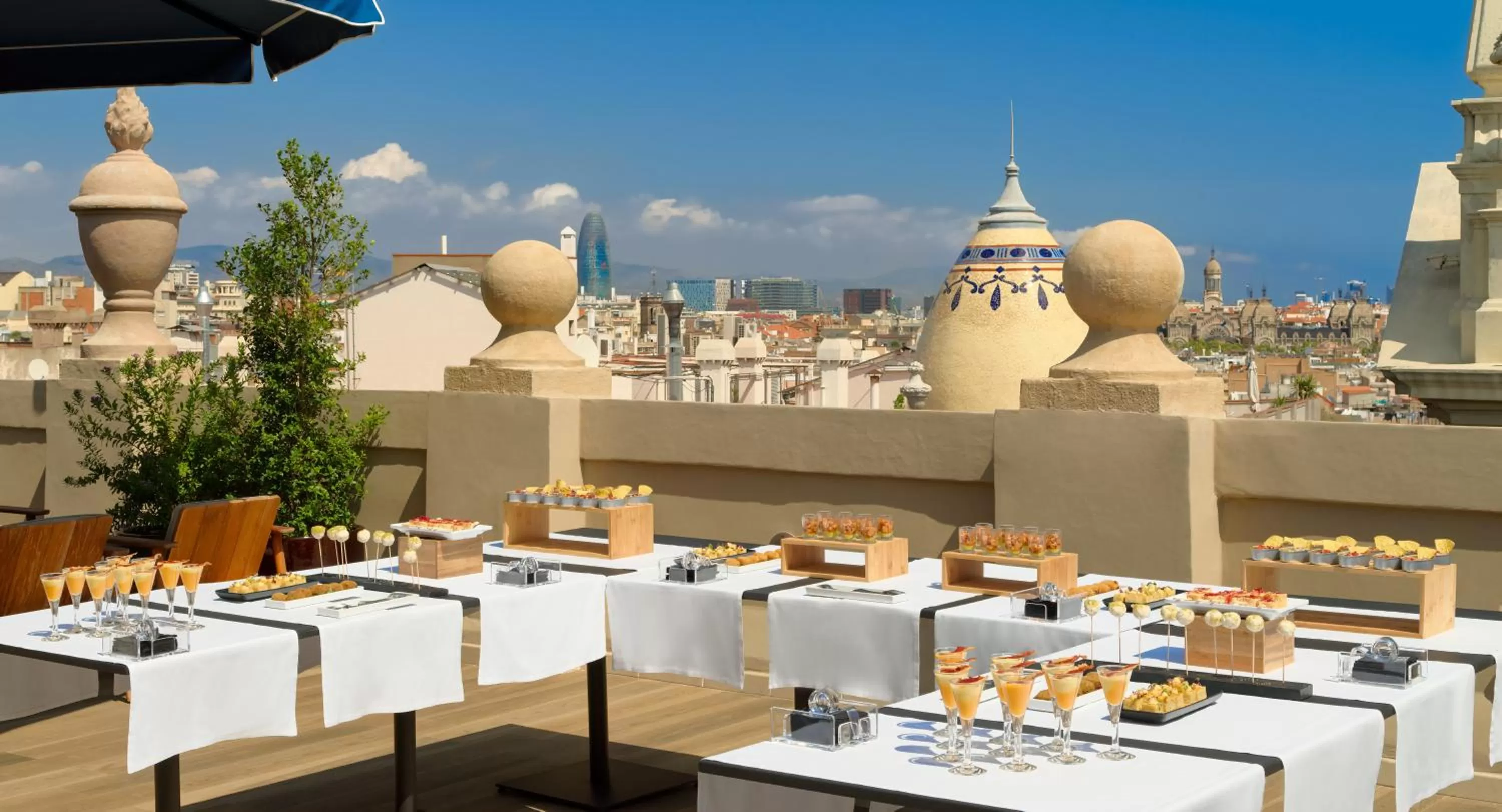 Balcony/Terrace in H10 Madison 4* Sup