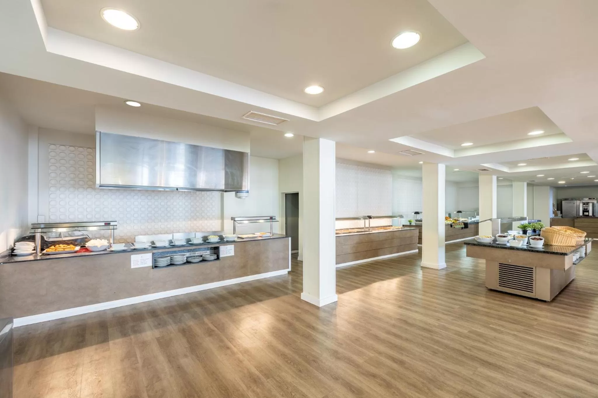 Restaurant/places to eat in Apartamentos LIVVO Morromar