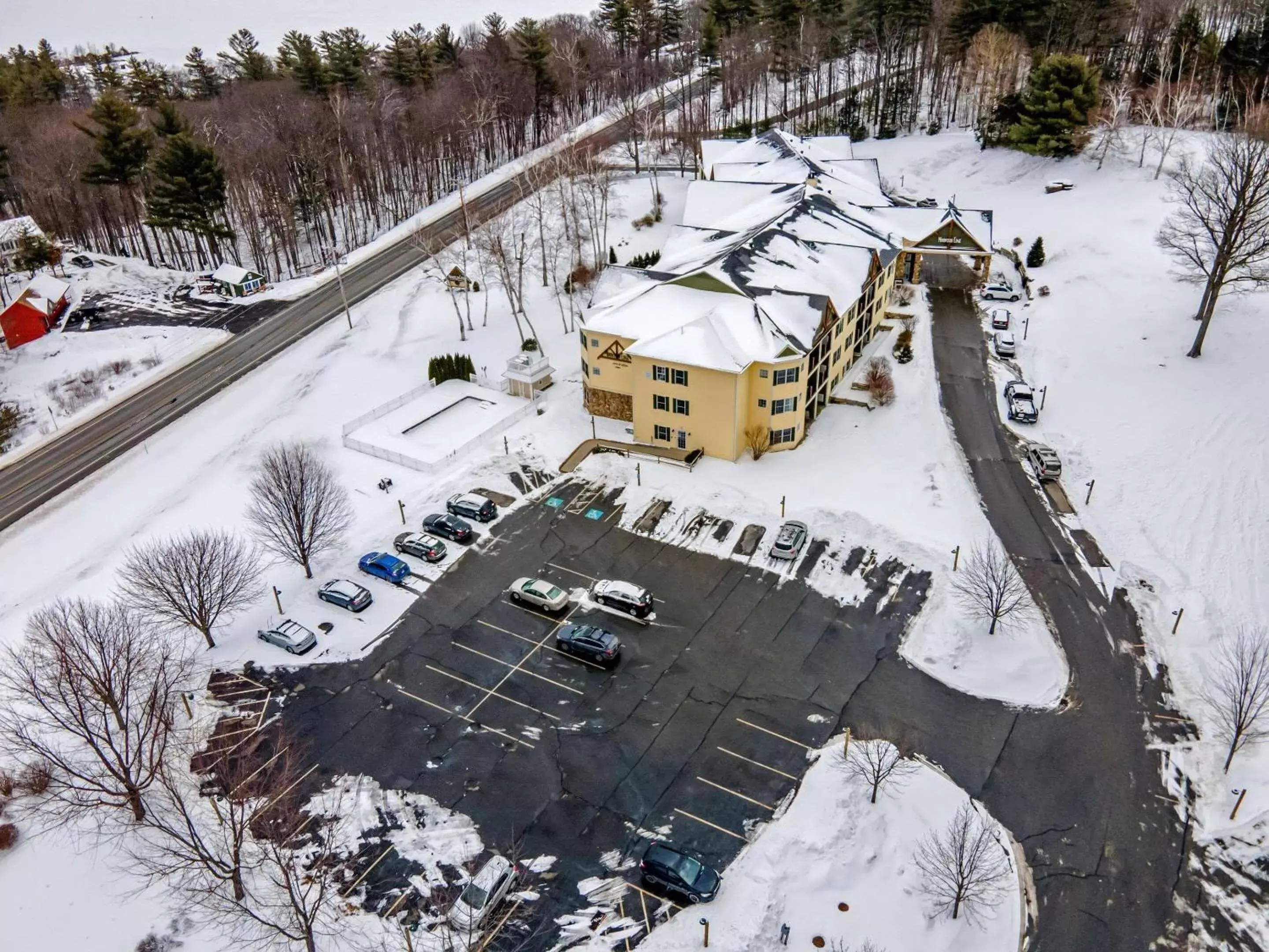 Property building, Bird's-eye View in Mountain Edge Suites at Sunapee, Ascend Hotel Collection