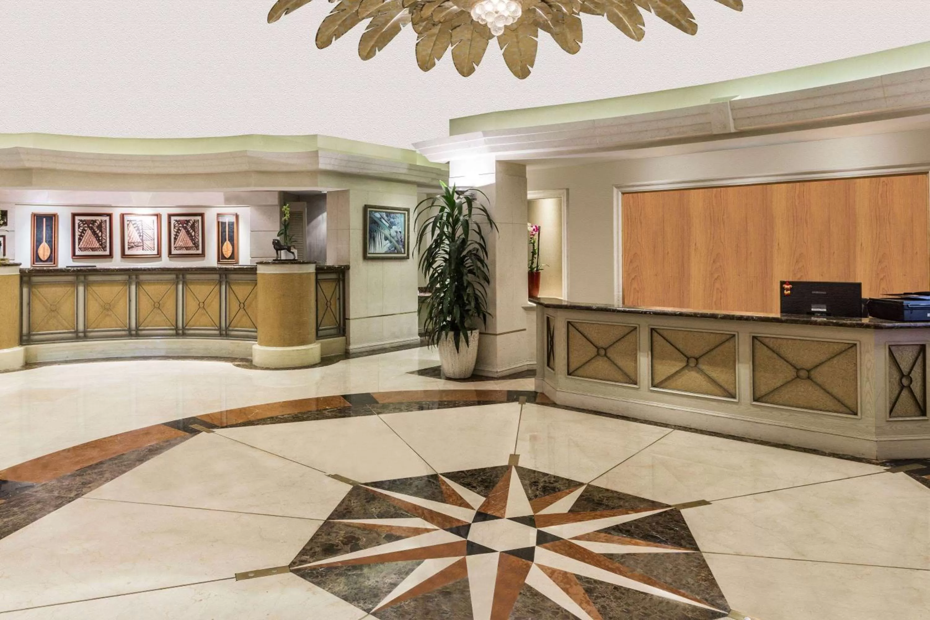 Lobby or reception in Ramada Plaza by Wyndham Waikiki