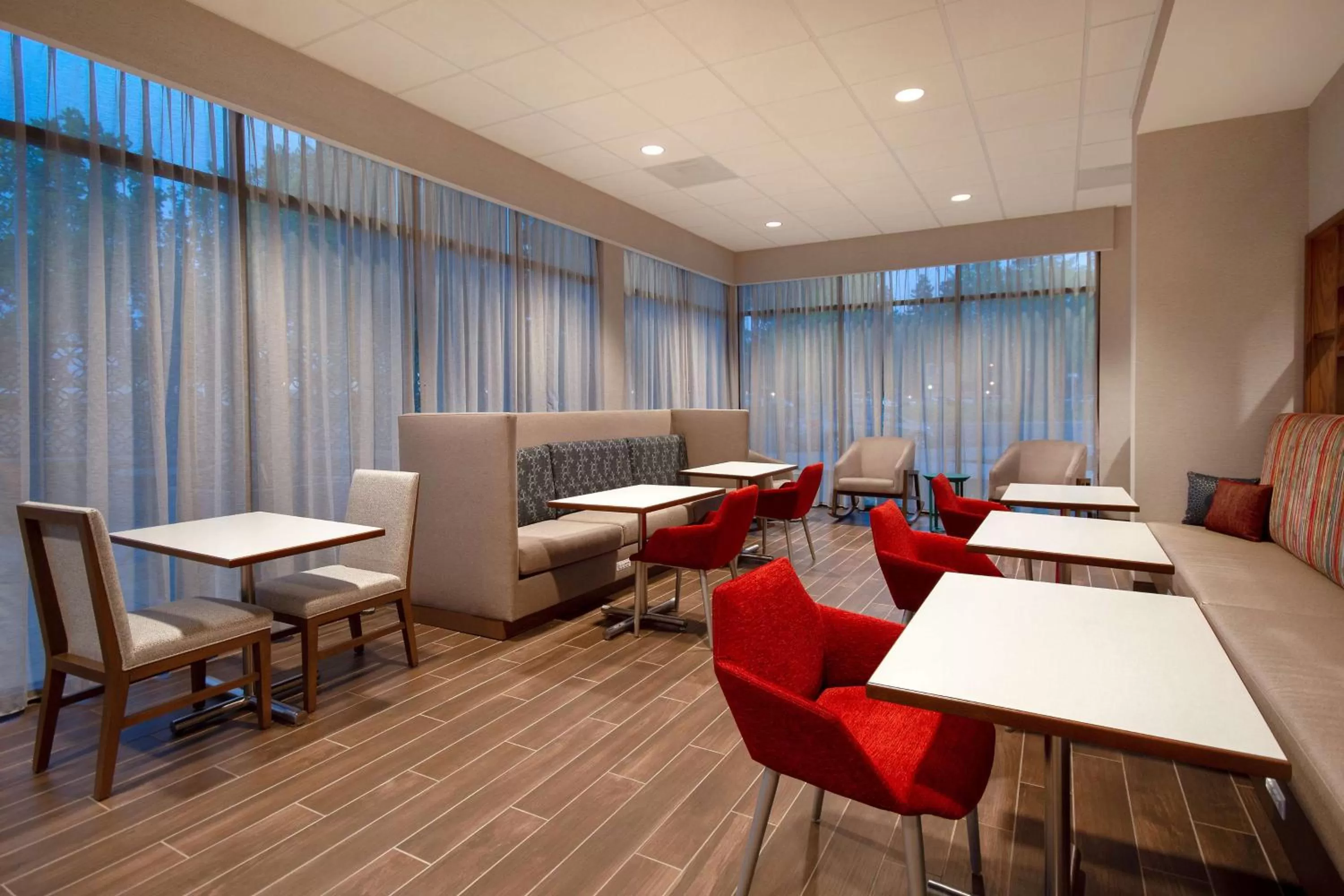 Breakfast in Hampton Inn & Suites Sunnyvale-Silicon Valley, Ca