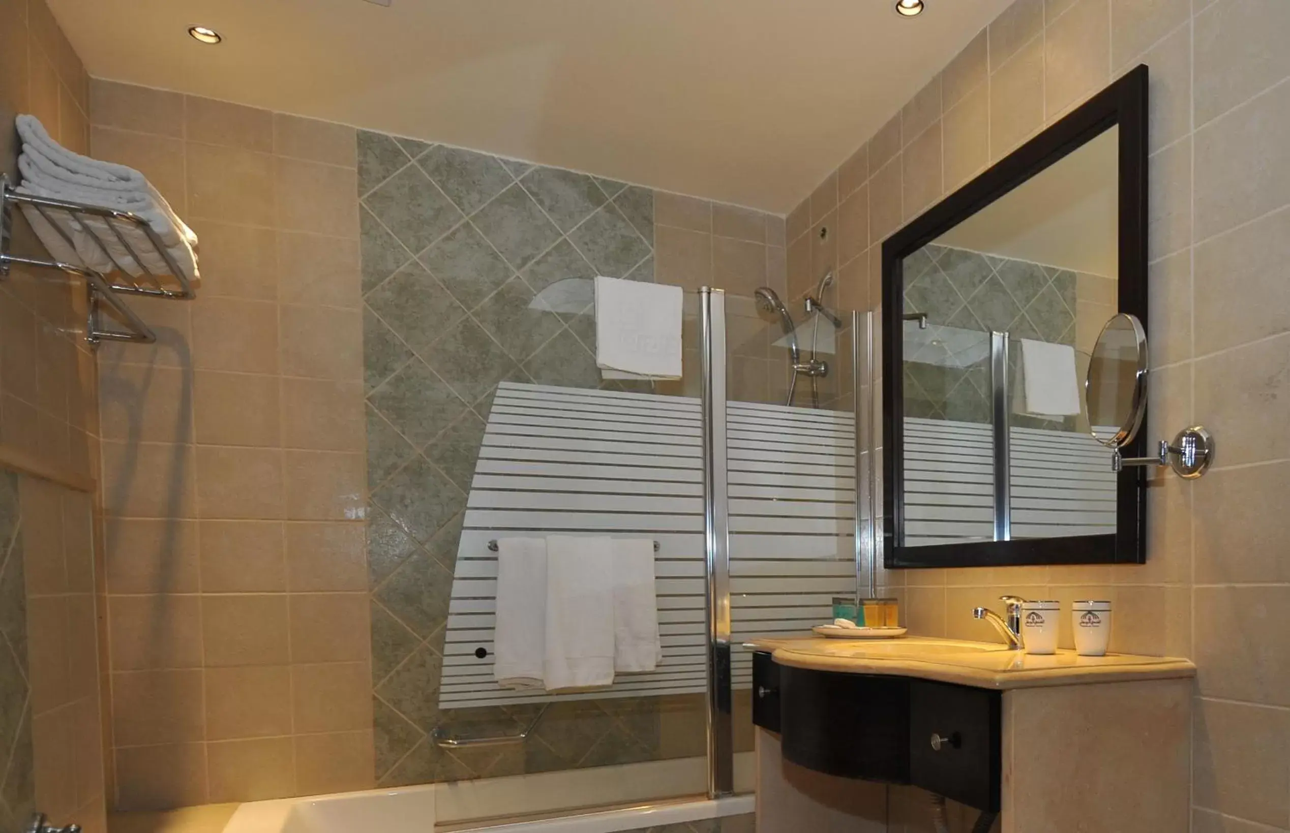 Bathroom in National Hotel - Jerusalem