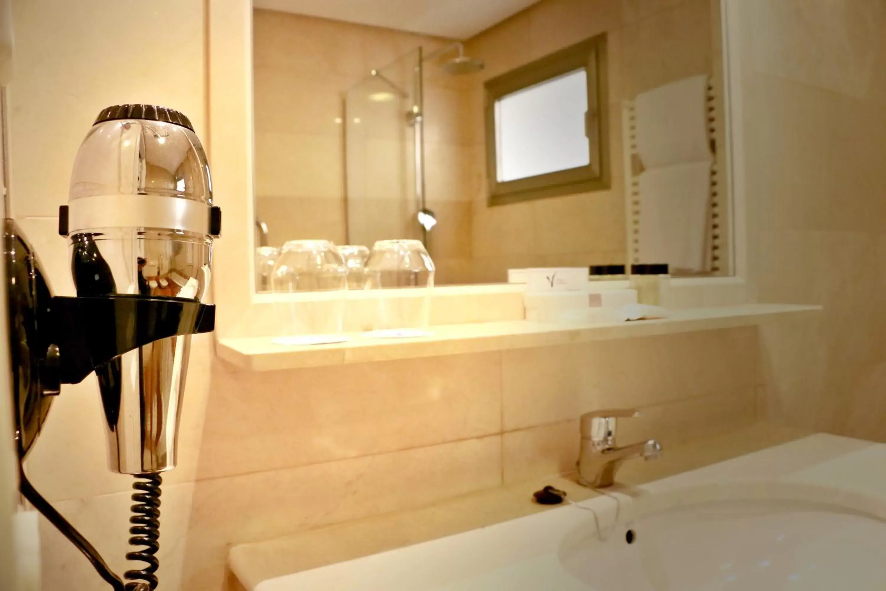 Bathroom in Hotel Villamadrid