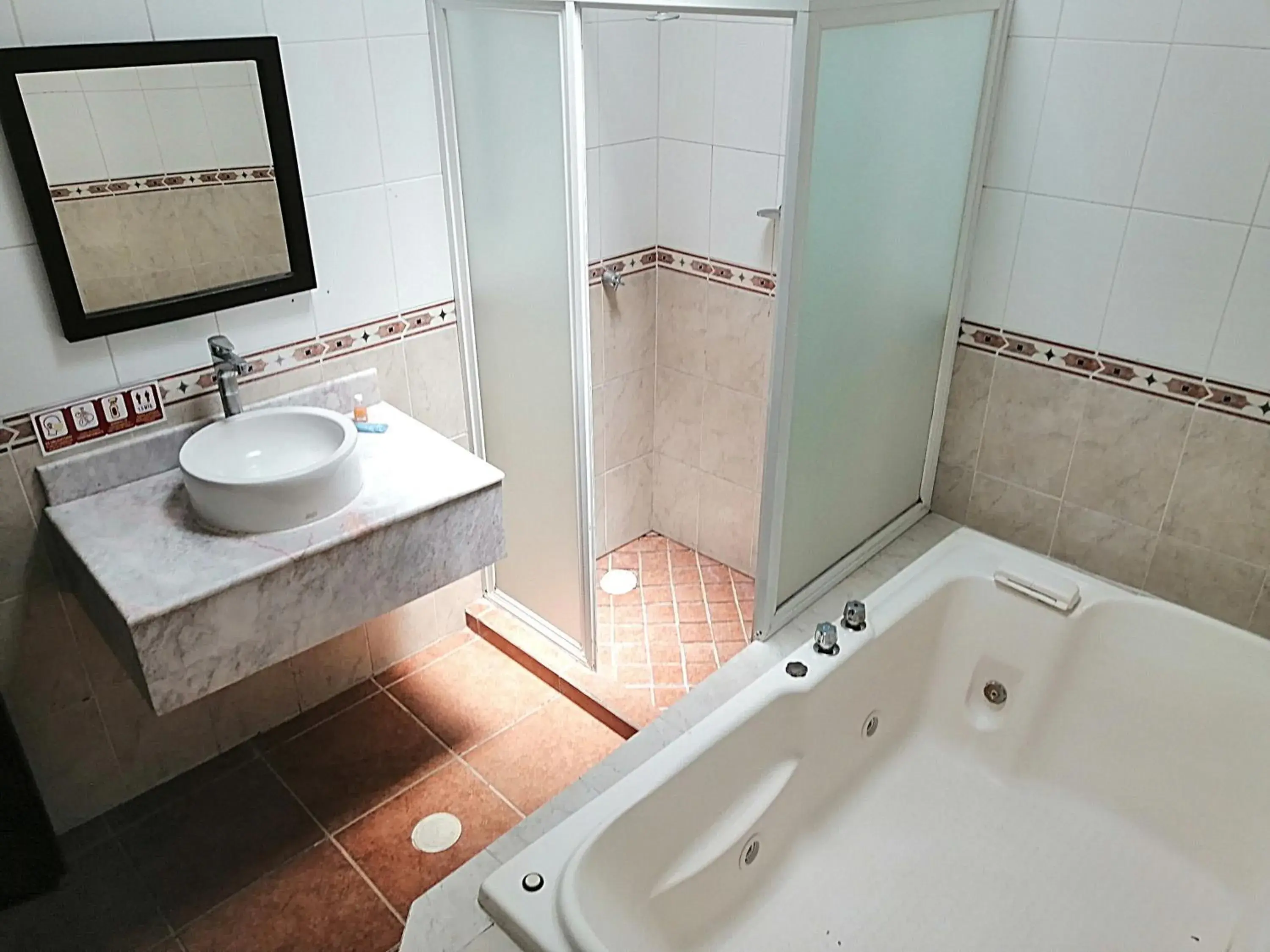 Bathroom in Hotel Aquiles